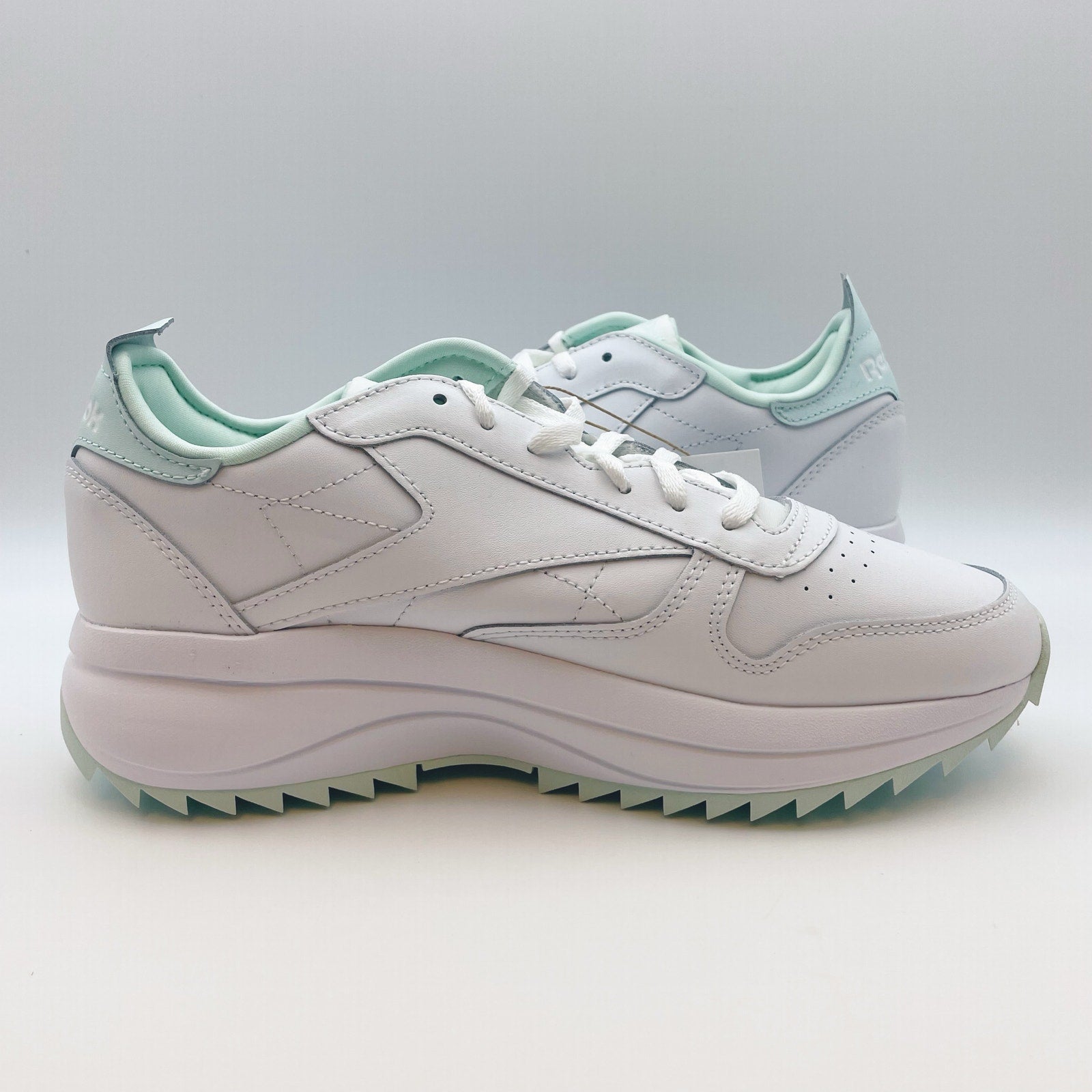 Reebok Lifestyle Women Classic SP Extra Sneaker US 8 M EU 38.5 White Leather NIB