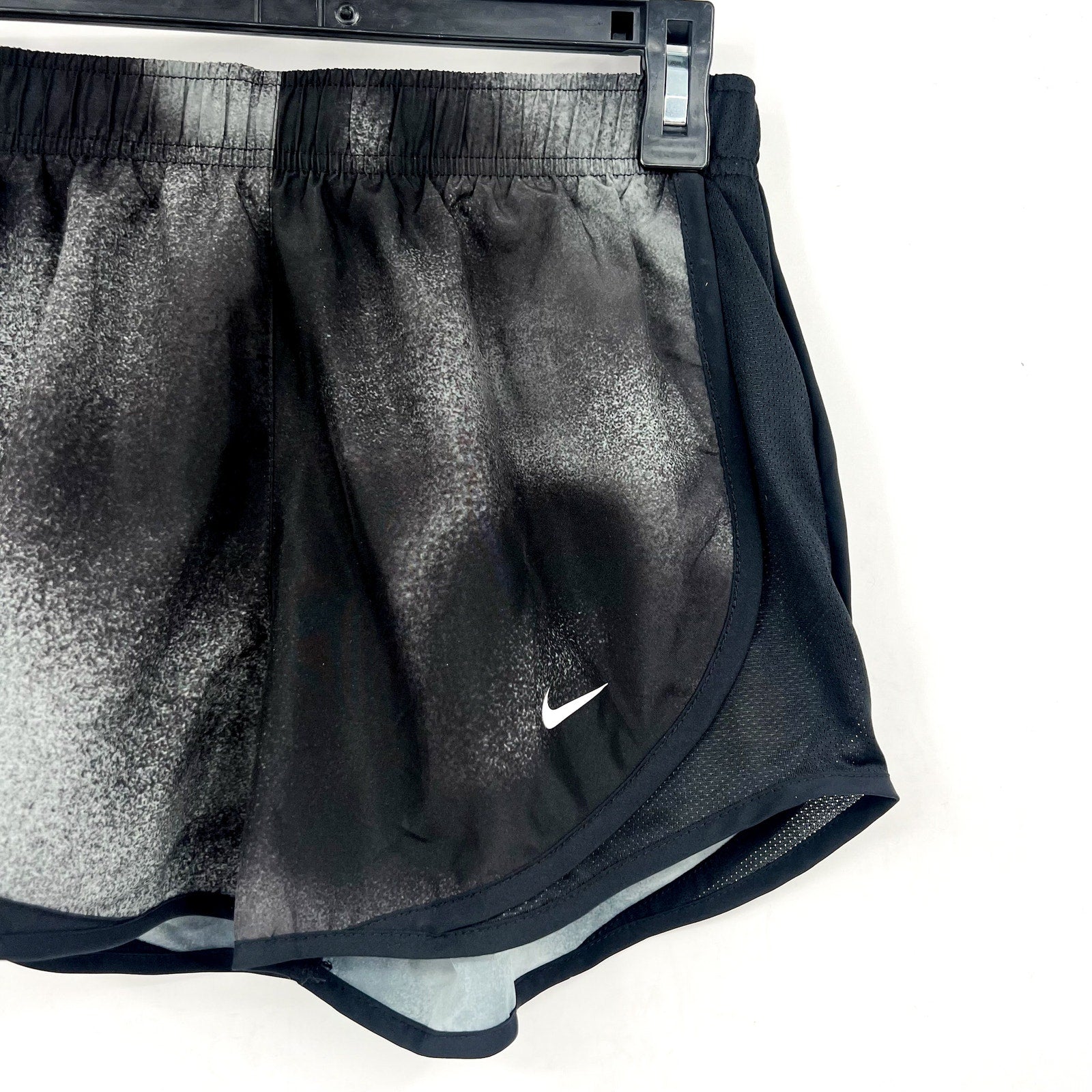 NIKE Women's Tempo Running Shorts XS Black Gray Gradient Printed Liner NWT