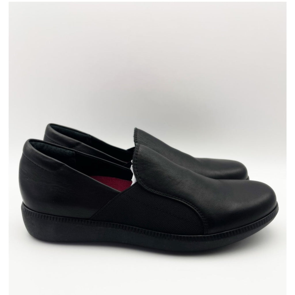 Munro Women's Clay Slip On Shoes Size 6 Wide Black Leather Loafer Casual NIB