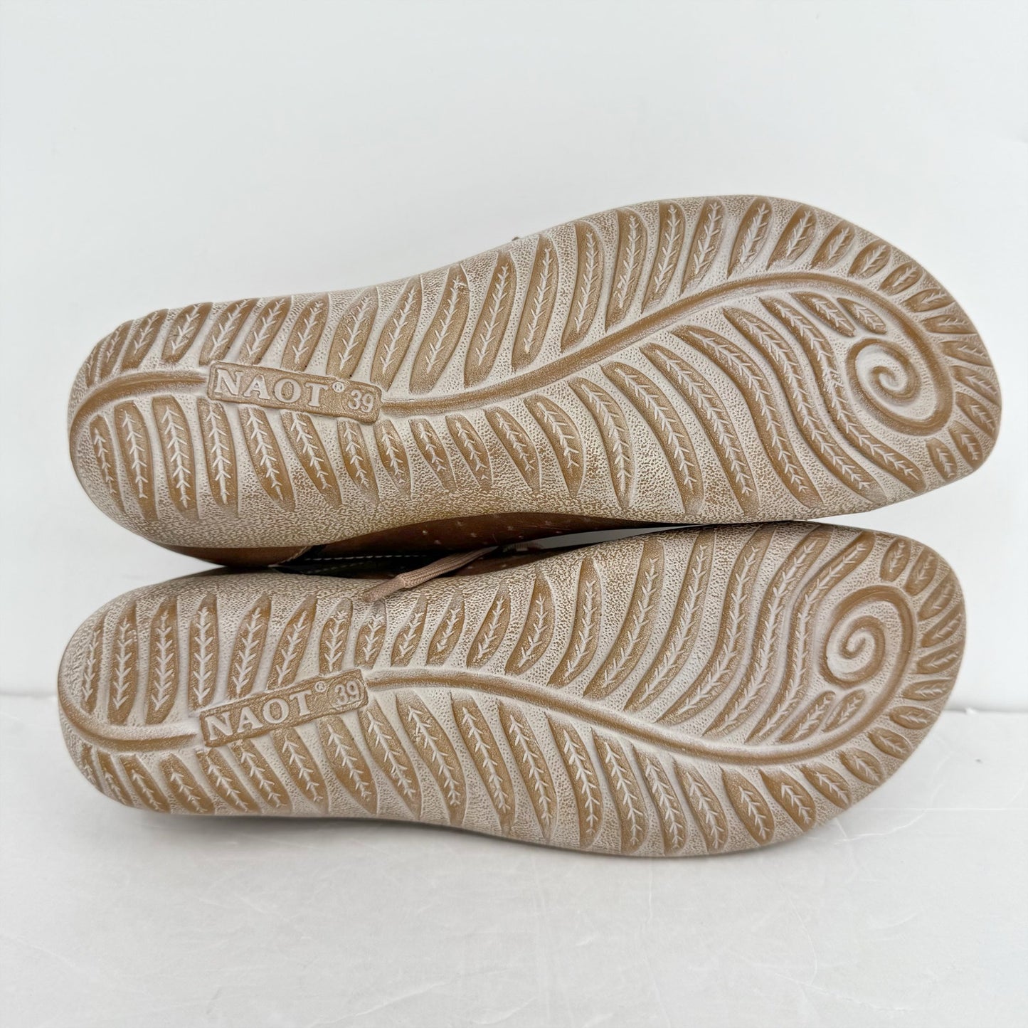 NAOT Womens Moko Oxford Sneakers EU 39 US 8 Brown Leather Slip Resistant NWOB