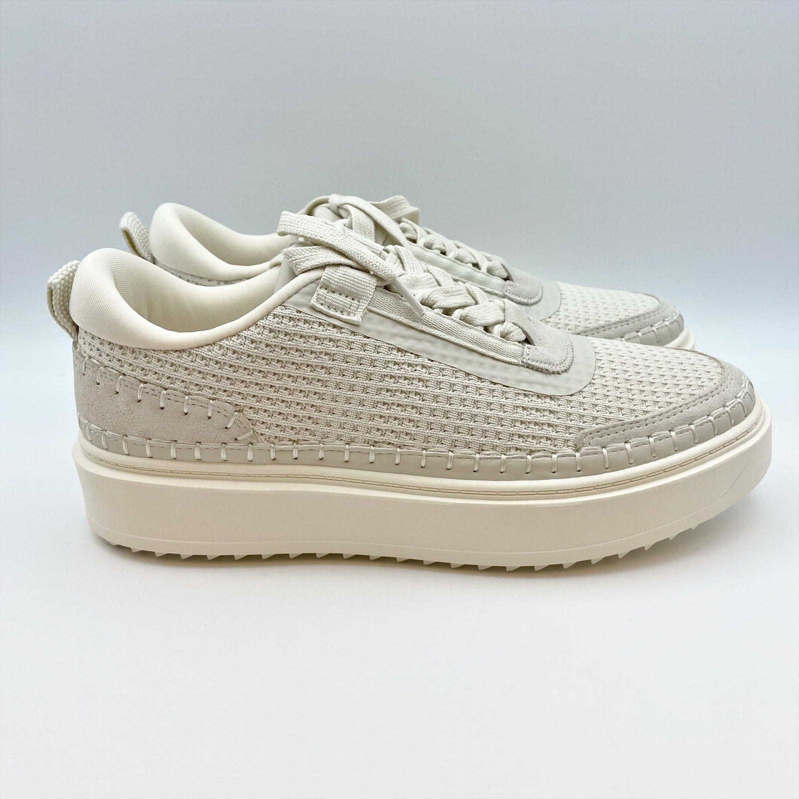 Steve Madden Womens Charlie Casual Sneakers US 8 M Beige Cream Tan Lace-Up NIB