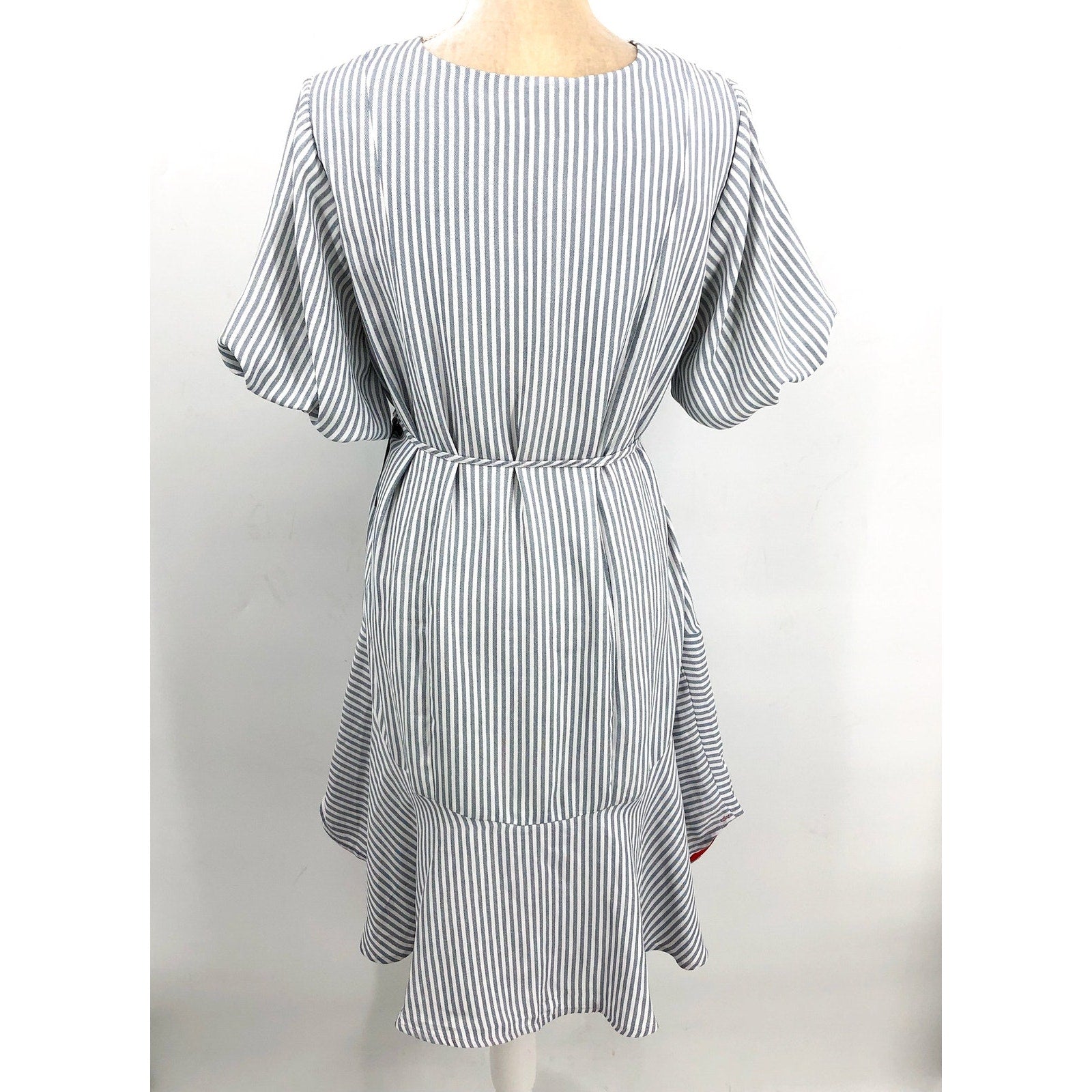 VINCE CAMUTO Women's V-Neck Dress Medium New Ivory Blue Oasis Stripe Belted NWT