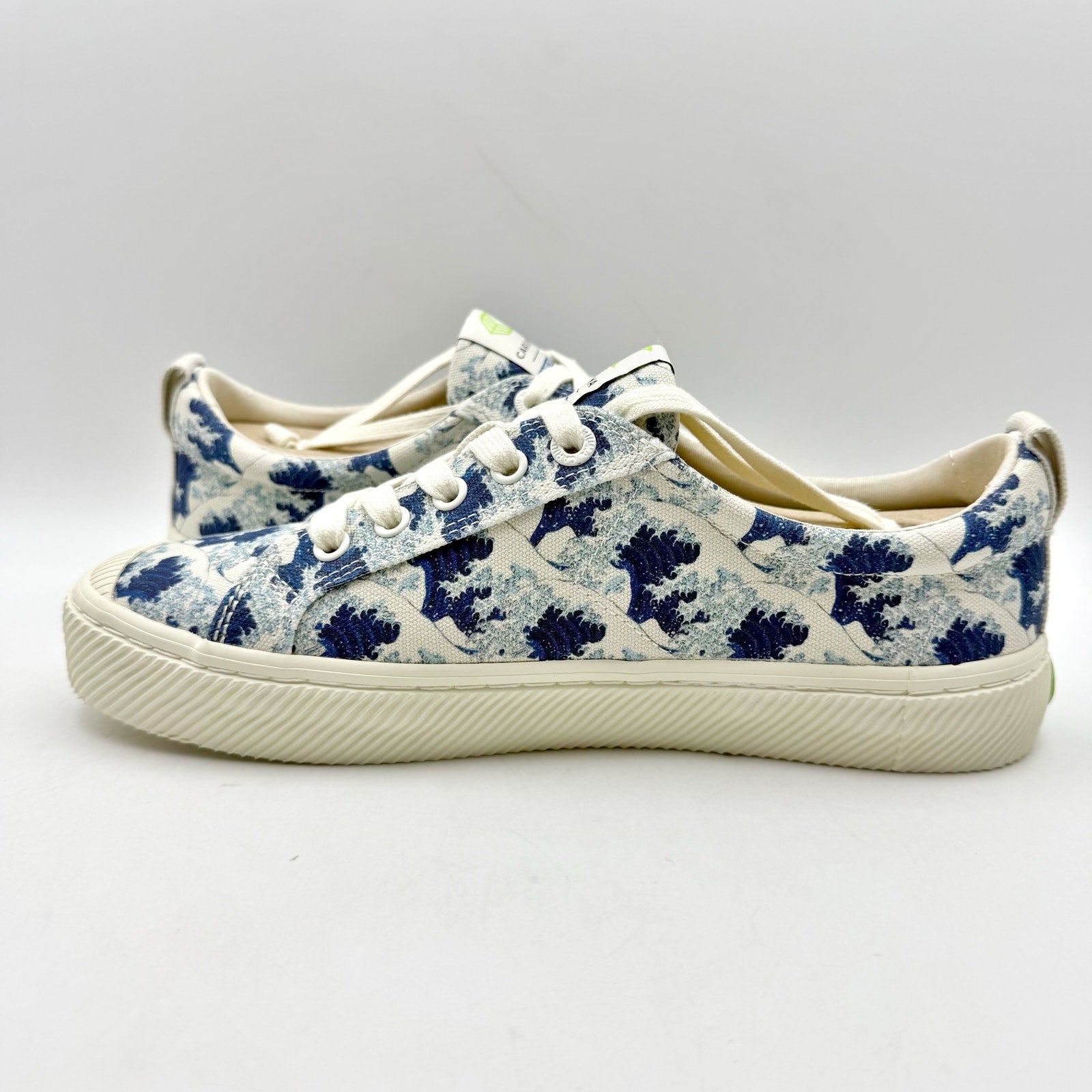 Cariuma X Hokusai OCA Wave Off Sneakers Mens 9 Womens 10.5 White Blue Canvas NIB