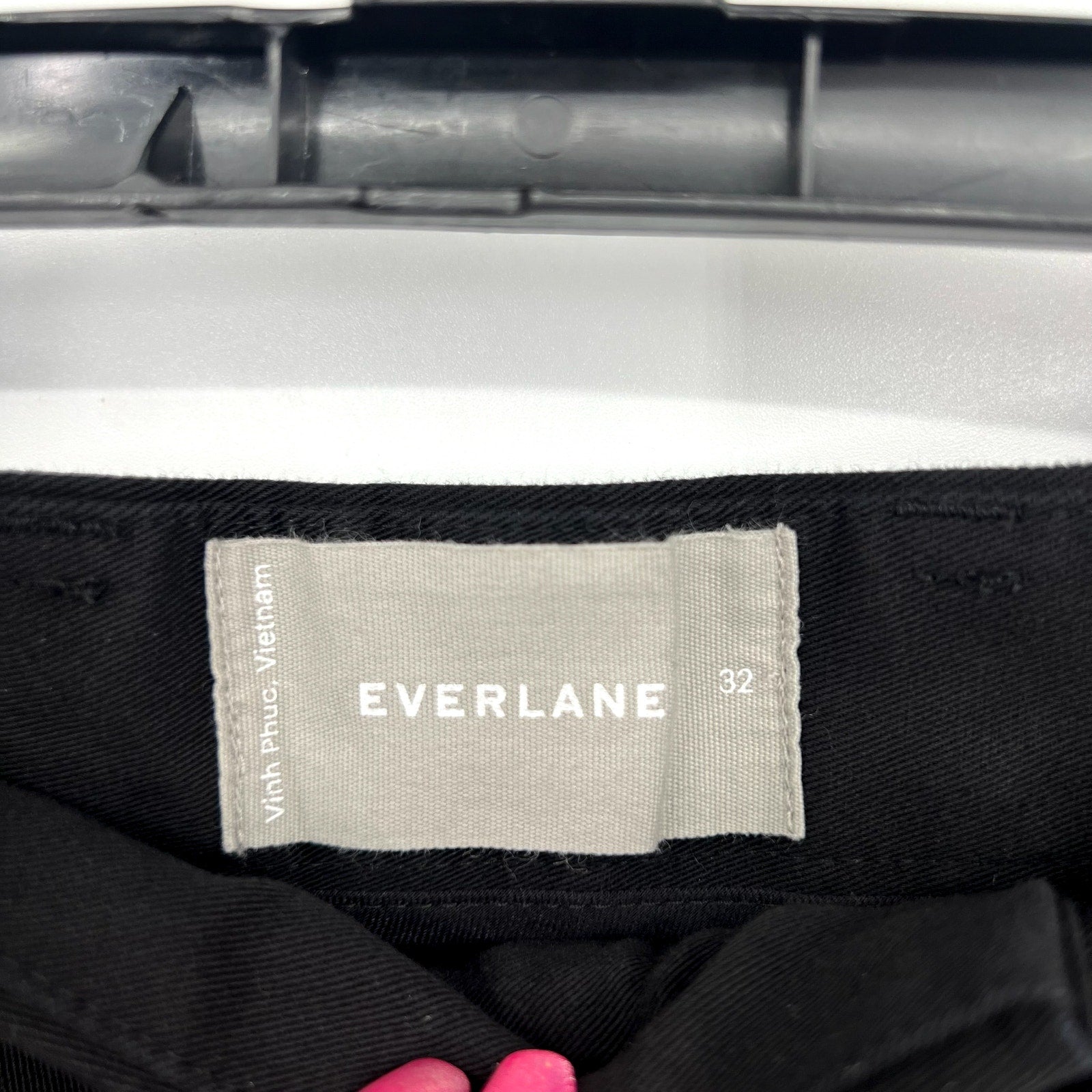 EVERLANE Men's The 7" Performance Chino Shorts Size 32 Black NWT