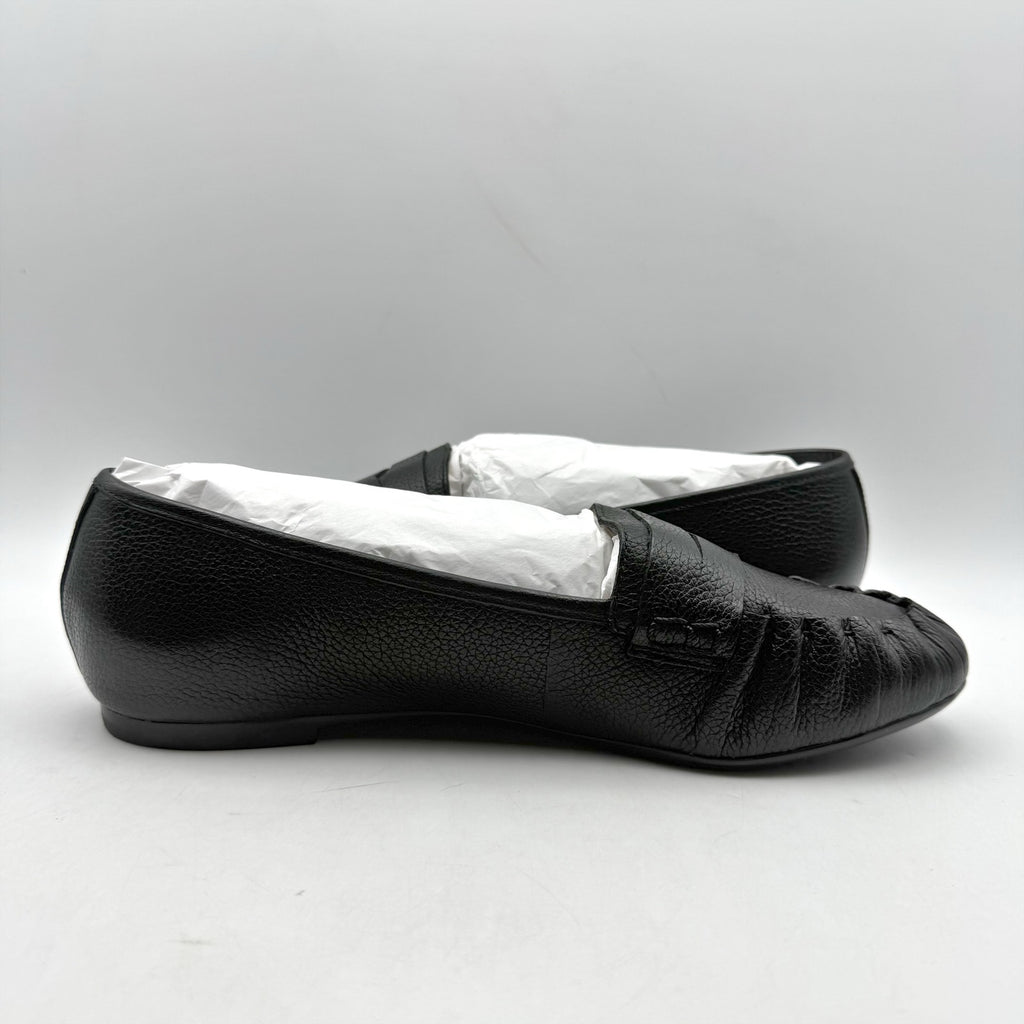 Bernardo Womens Sage Flats US 8.5 M Black Leather Slip On NIB