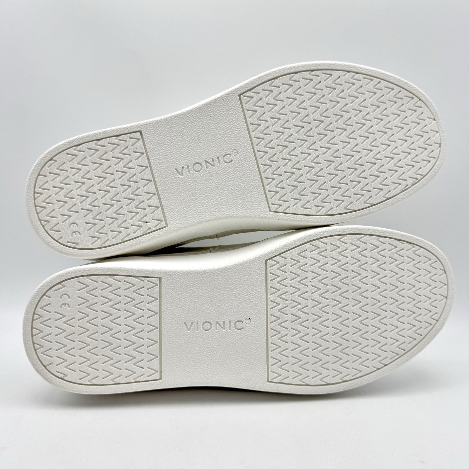 Vionic Womens Elise Casual Sneakers US 8 Wide EU 38.5 White Leather NIB