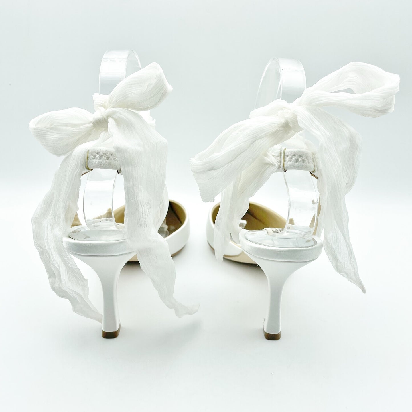 Badgley Mischka Womens Blaze Satin Bow Stiletto Heels US 7.5 M EU 38 White NWOB