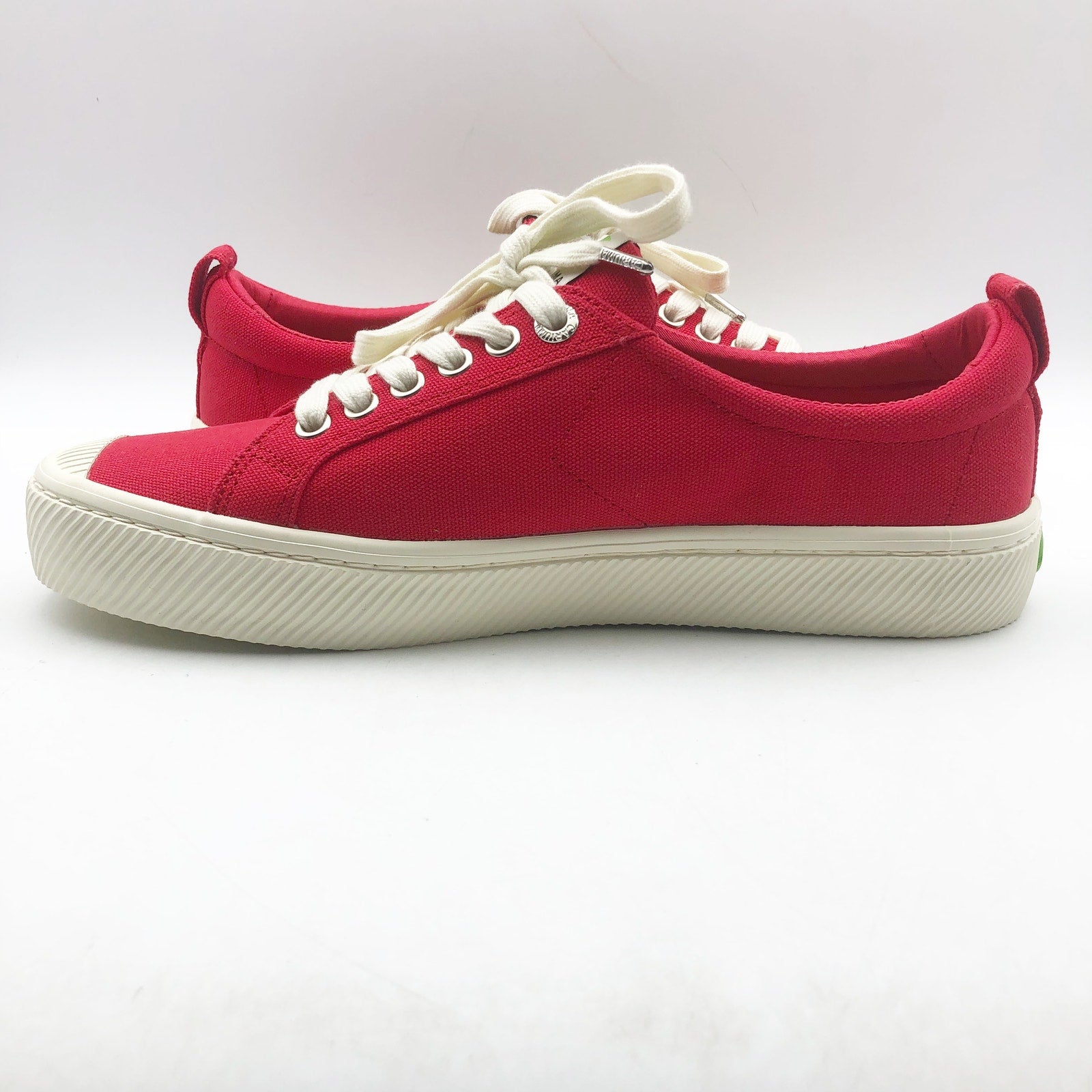 Cariuma OCA Low Top Sneakers Womens 8.5 Mens 7 Red Canvas Organic Cotton NIB