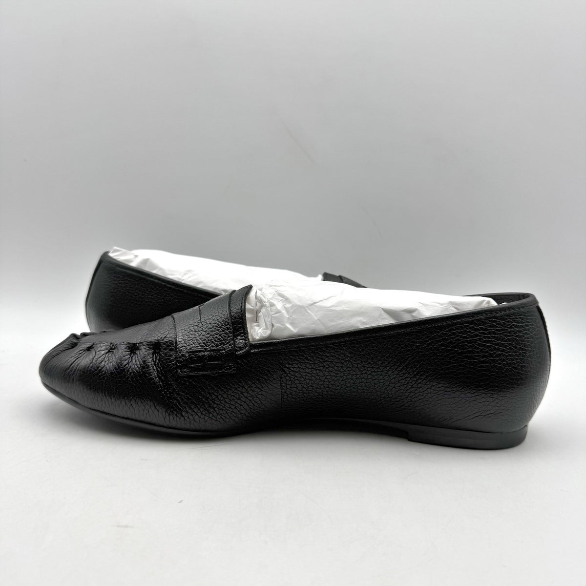 Bernardo Womens Sage Flats US 8.5 M Black Leather Slip On NIB