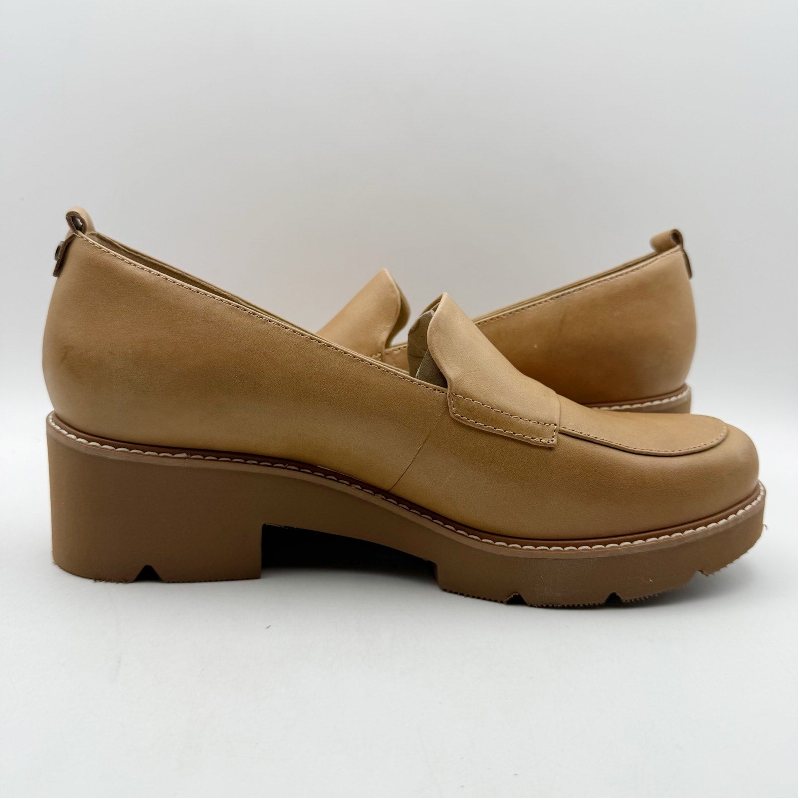 Naturalizer Womens Darry Loafers US 11 Narrow Tan Leather Lug Sole Slip On NIB
