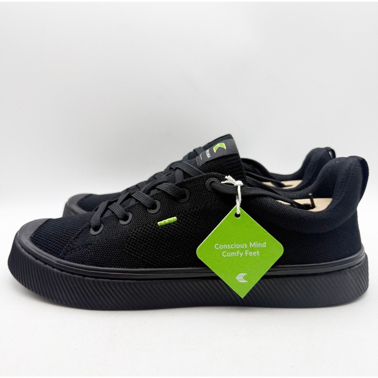 Cariuma IBI Low Casual Sneakers Mens 9.5 Womens 11 Black Bamboo Knit NIB