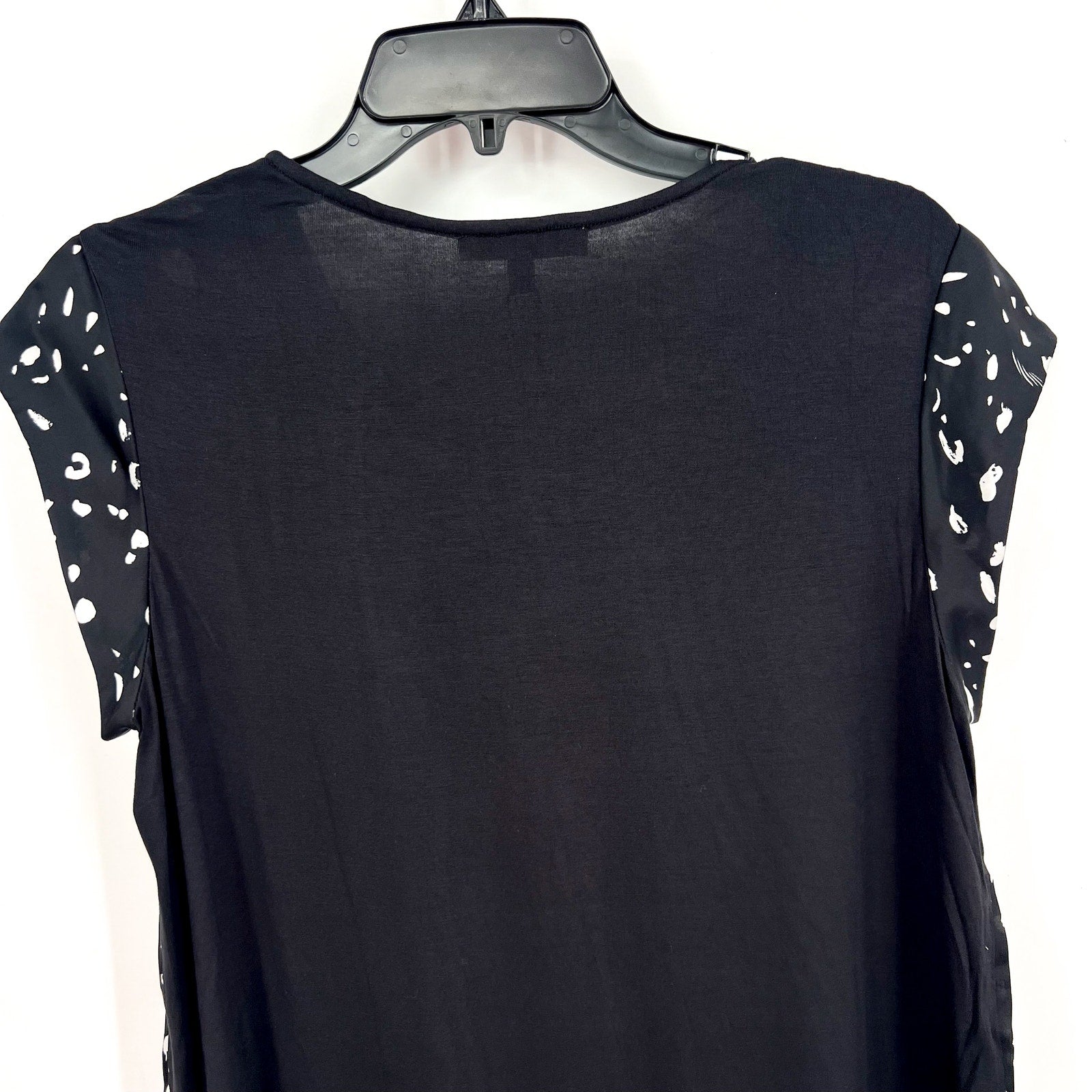 LES SEREIN Womens Speckled Short Sleeve Top Medium Black White Round Neck NWT