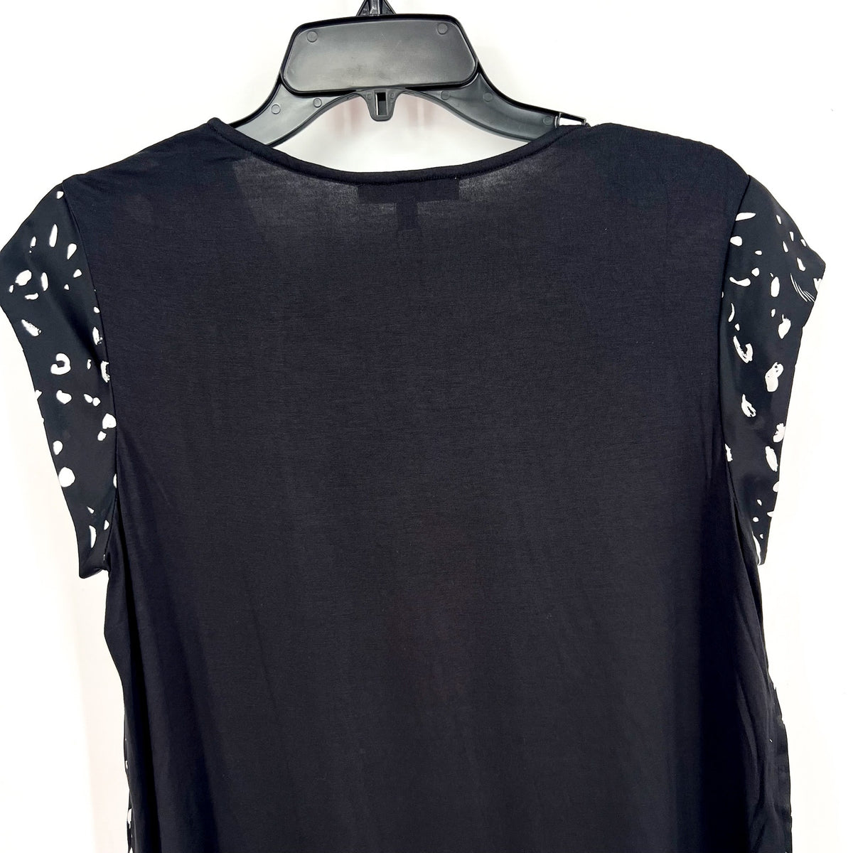 LES SEREIN Womens Speckled Short Sleeve Top Medium Black White Round Neck NWT