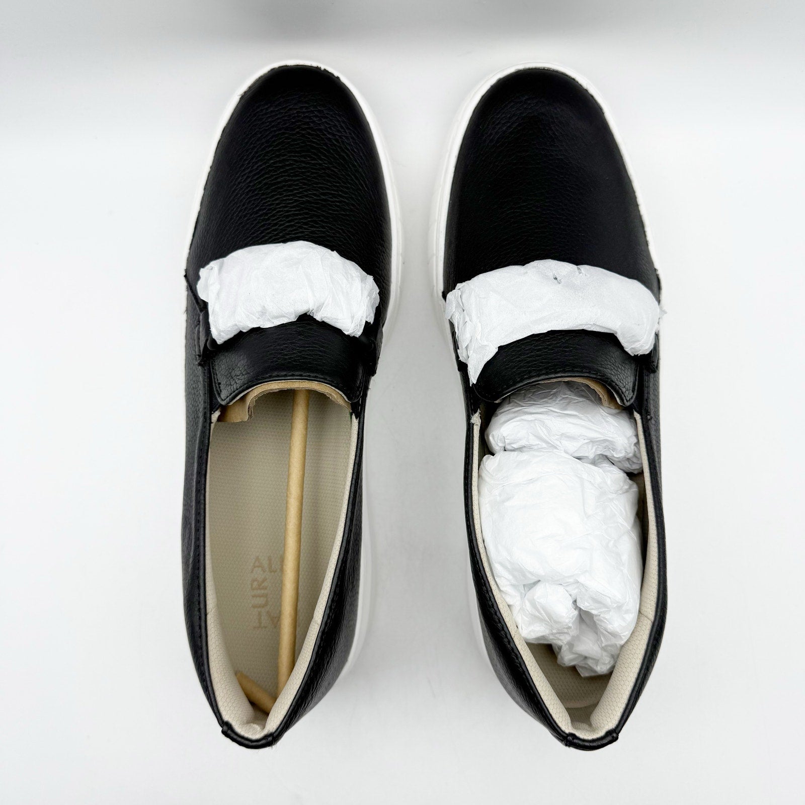 Naturalizer Womens Daphne Casual Sneakers US 12M EU 43 Black Leather Slip on NIB