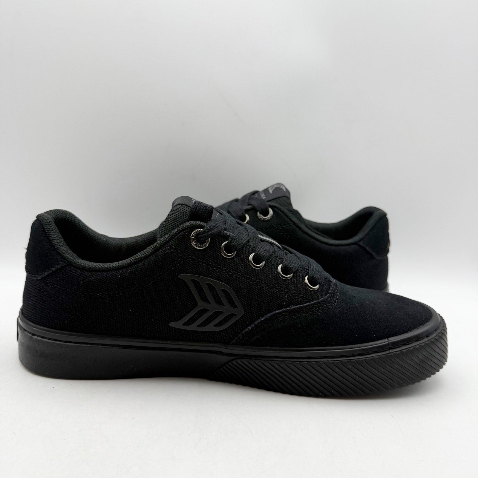 Cariuma x SPoT Womens NAIOCA PRO Sneakers Size 7.5 Black Canvas NIB