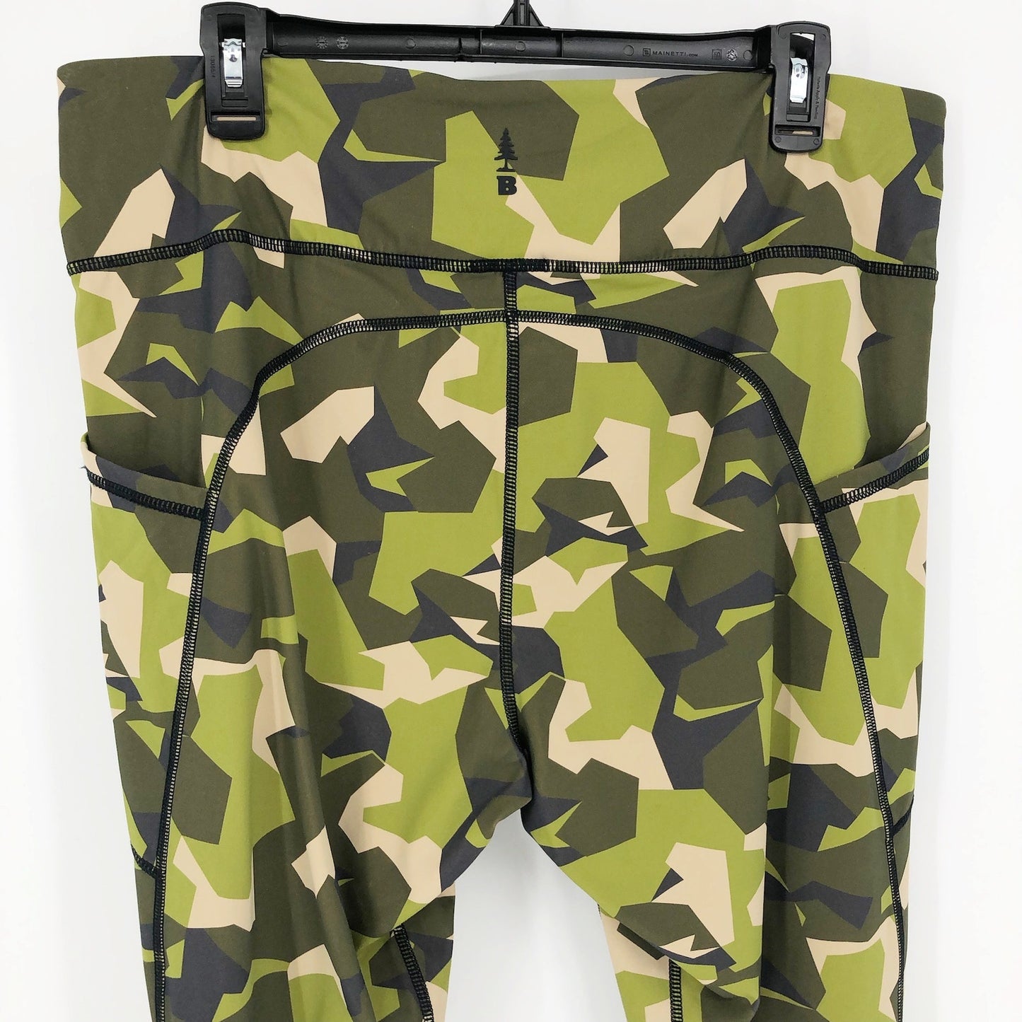 BASS OUTDOOR Women's Rover 7/8 Leggings Green Camo LARGE