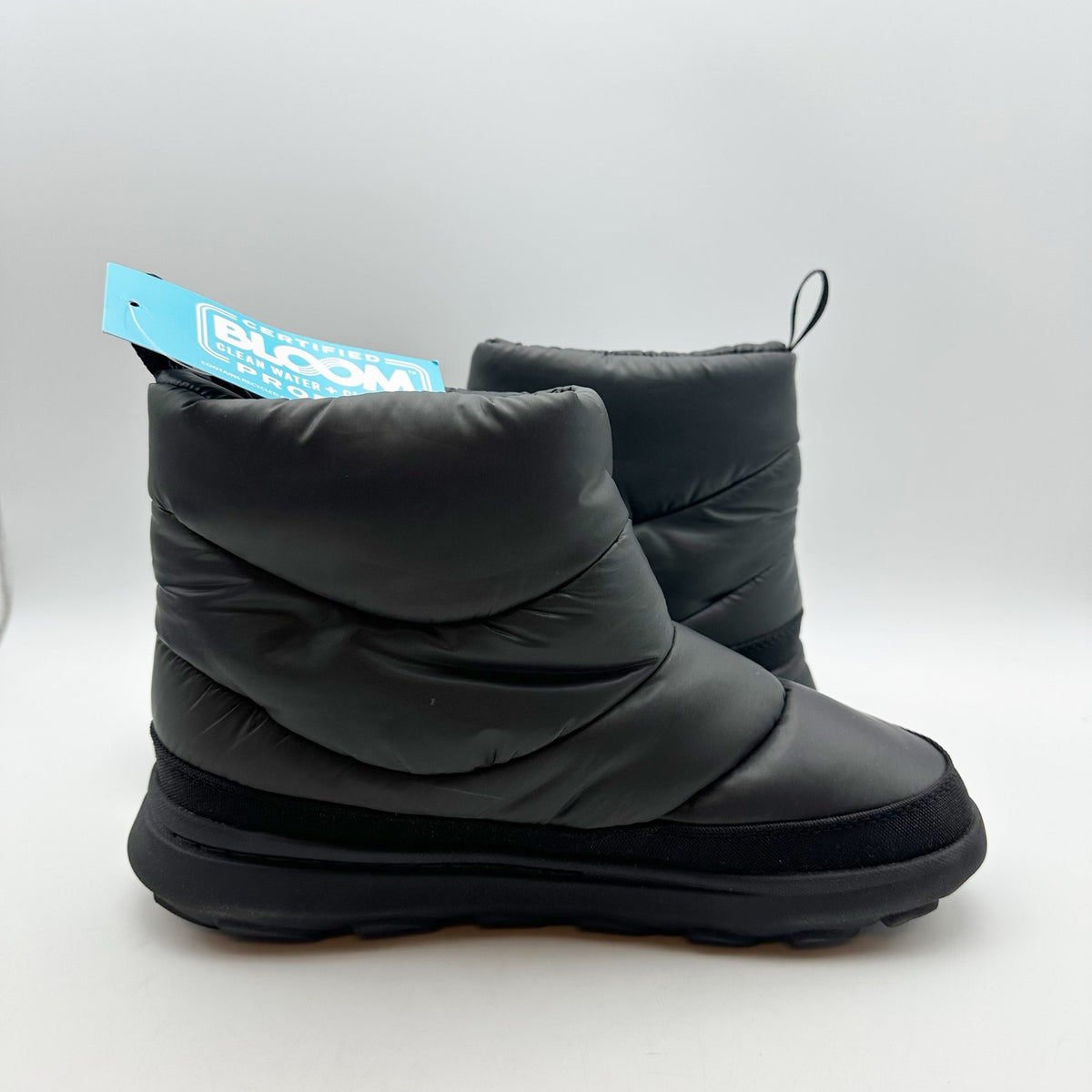 Merrell Womens Hut Moc 2 Quilted Snow Boots Size 8 M Black Lightweight Snap NIB