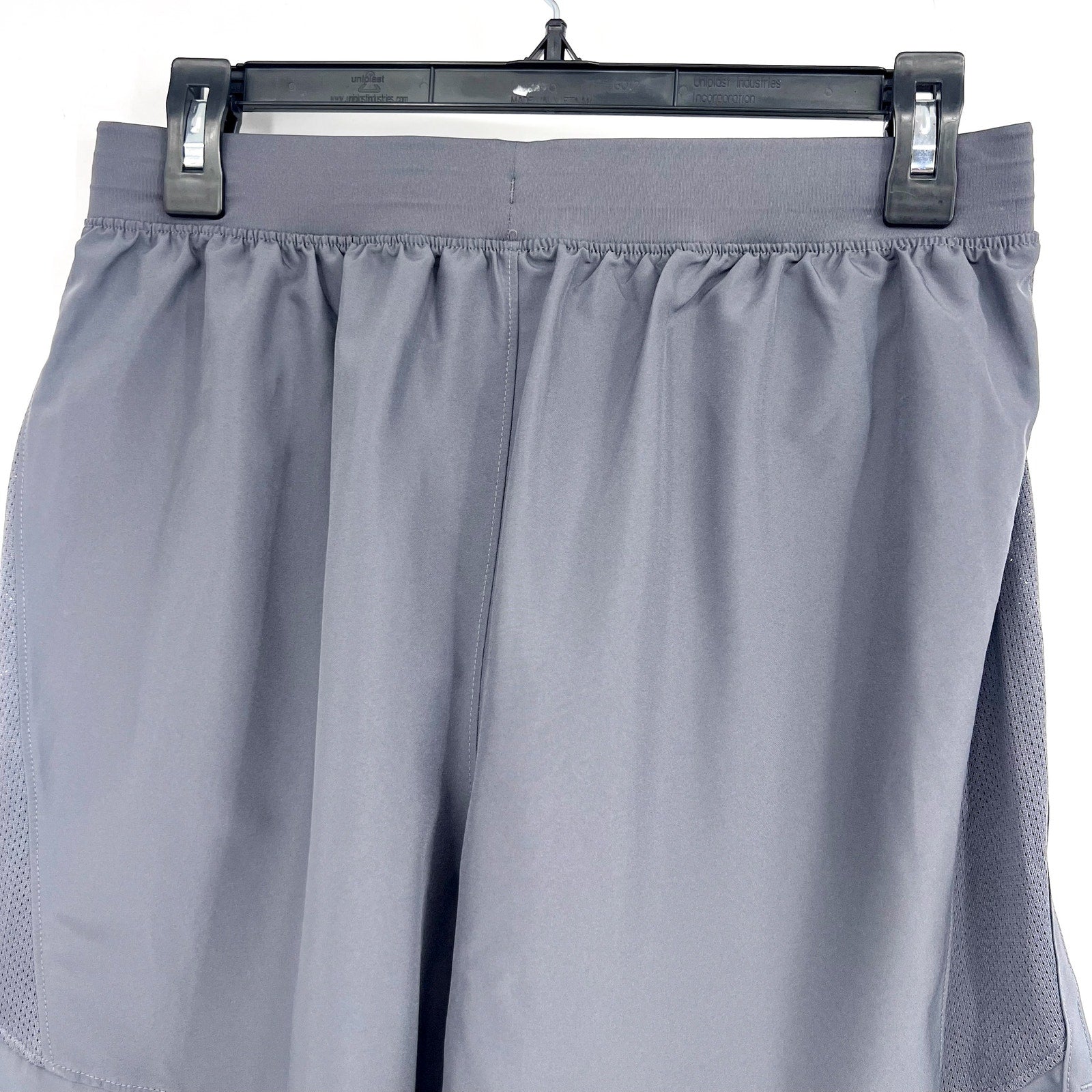 UNDER ARMOUR Men's UA Launch 2-in-1 Athletic Shorts Medium Gray 7" Inseam NWT