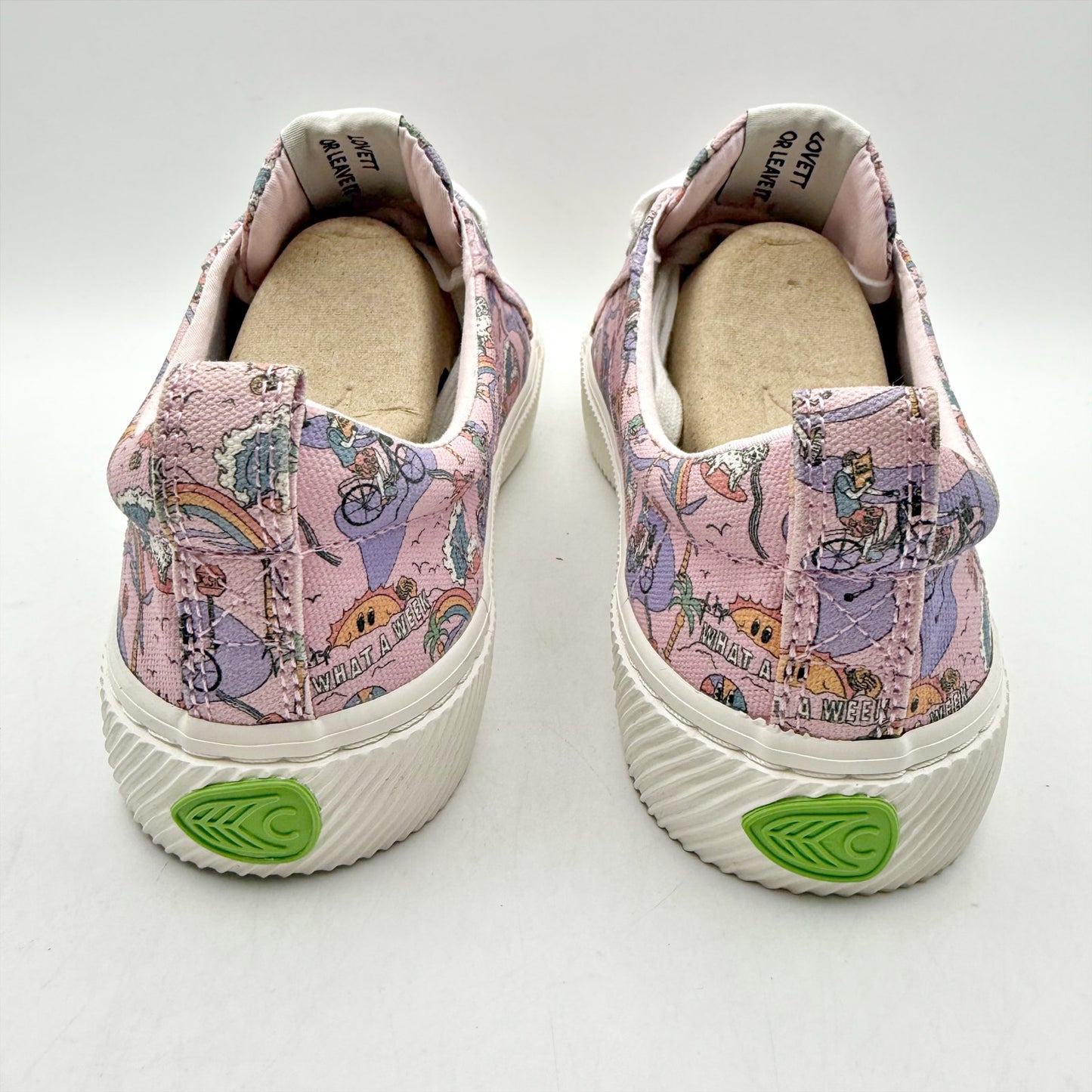 Cariuma Womens OCA Low Sneakers US 7 M EU 38 Rose Graphic Print Canvas NIB