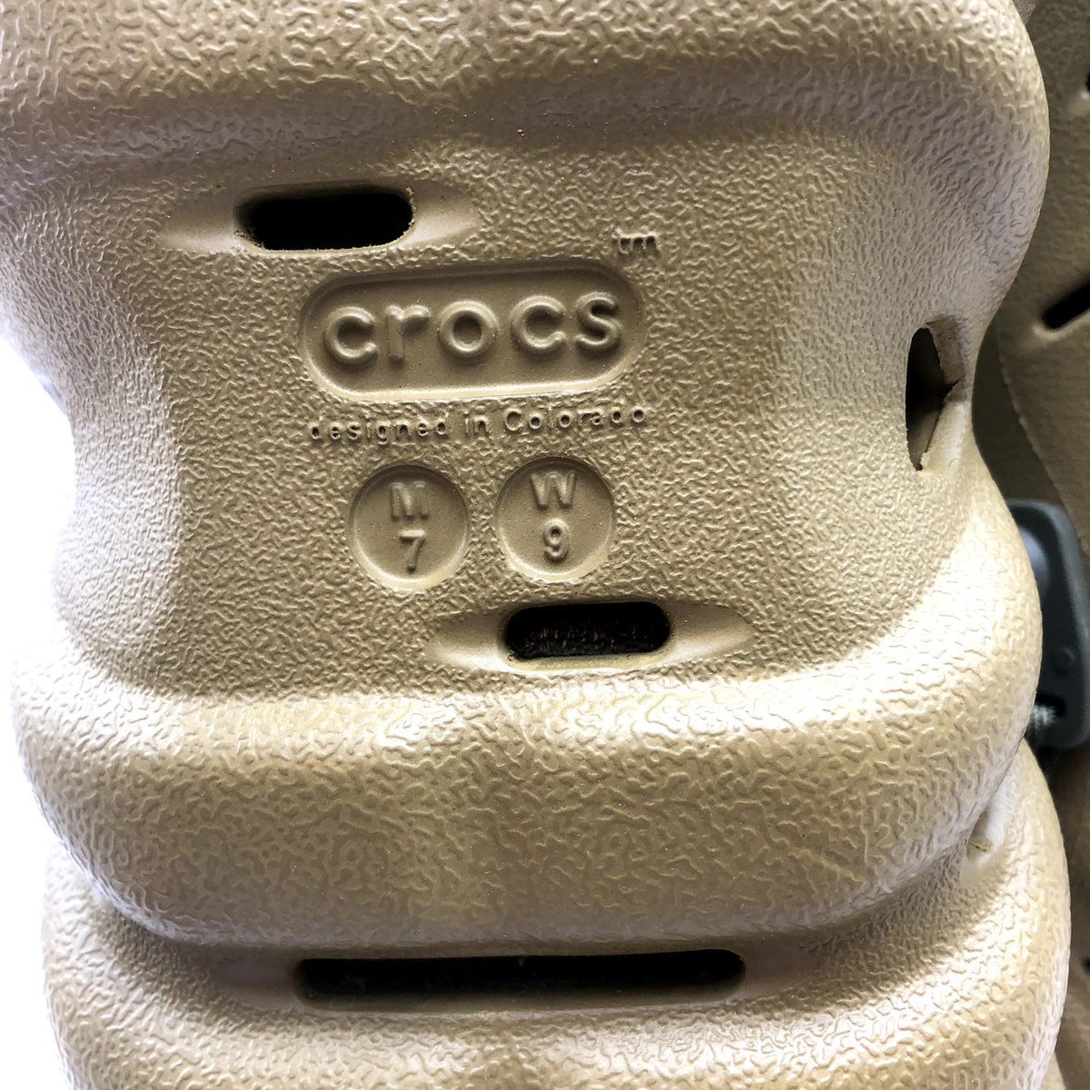 Crocs Unisex Echo Clogs Mens 7 Womens 9 EU 39 Green NWOB