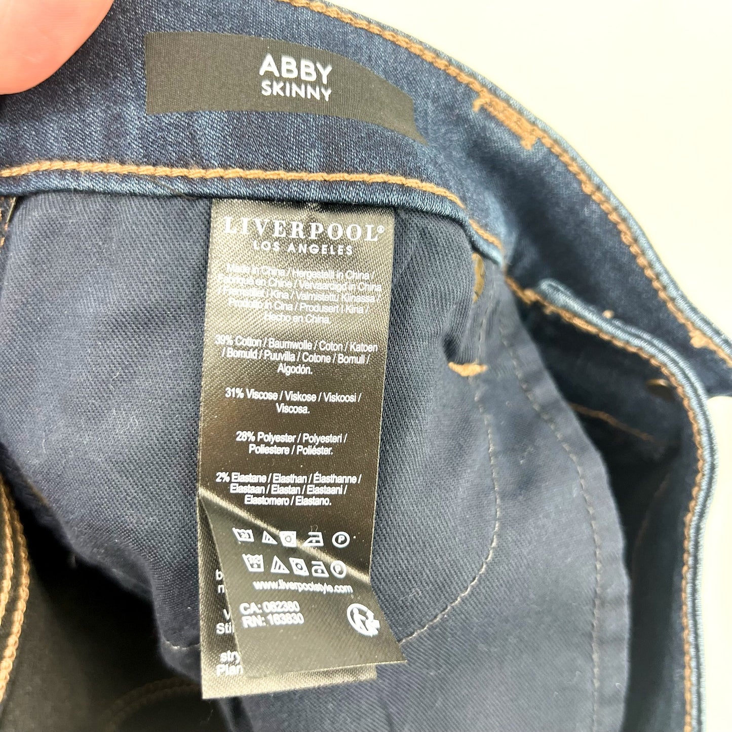 LIVERPOOL Women's Abby Skinny Jeans Size 10 30 Blue San Andreas Dark Denim NWT