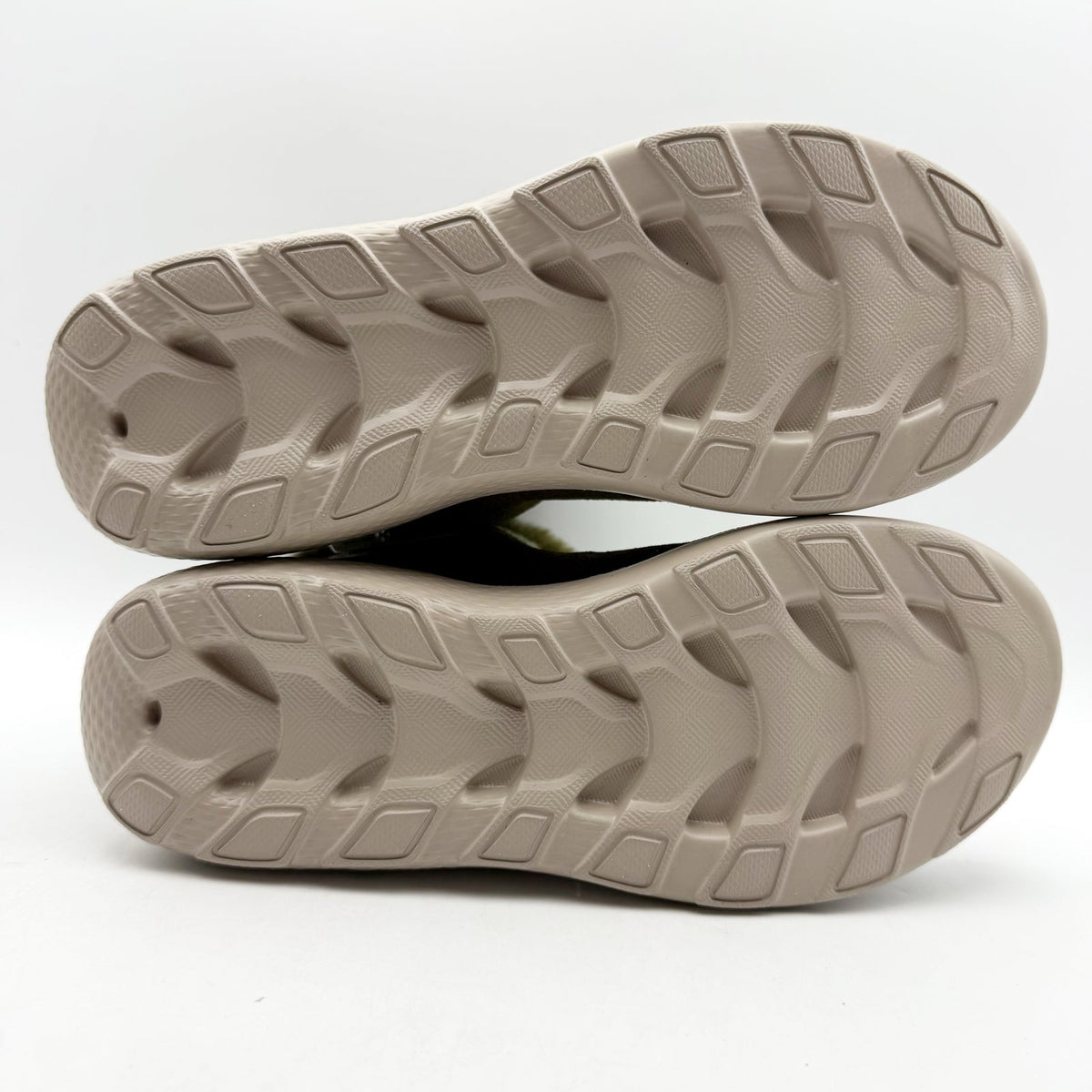 Skechers Womens On The Go City Winter Bootie 9 Wide Green Water Repellent NIB