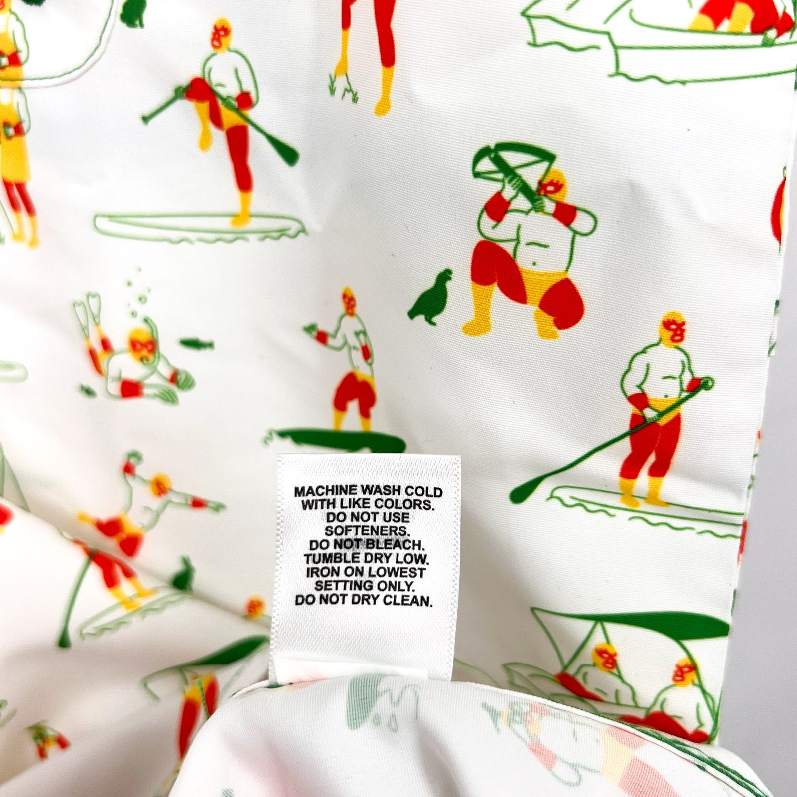 MAGELLAN OUTDOORS Laguna Madre Luchadores Fishing Shirt Medium White Multi NWOT