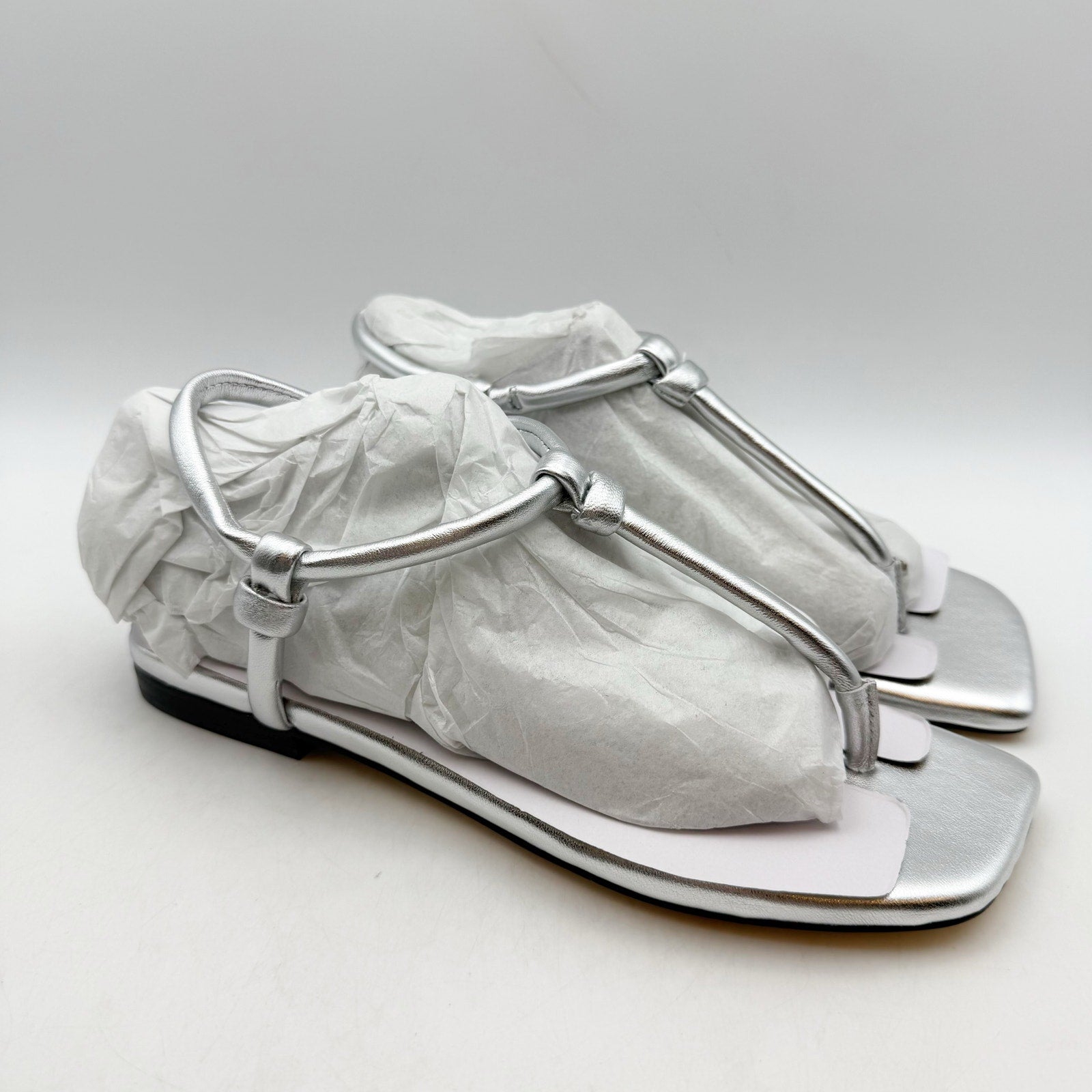 Marc Fisher Womens LTD Maycee Flat Sandals US 6.5 M Silver Leather Thongs NIB