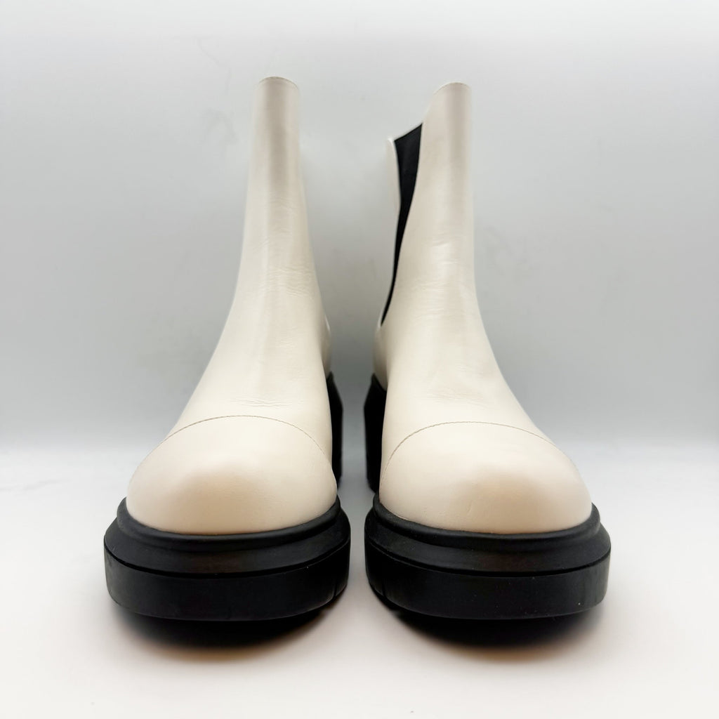 Stuart Weitzman Womens Norah Lug Sole Chelsea Boots 9.5 Wide White Leather NWOB
