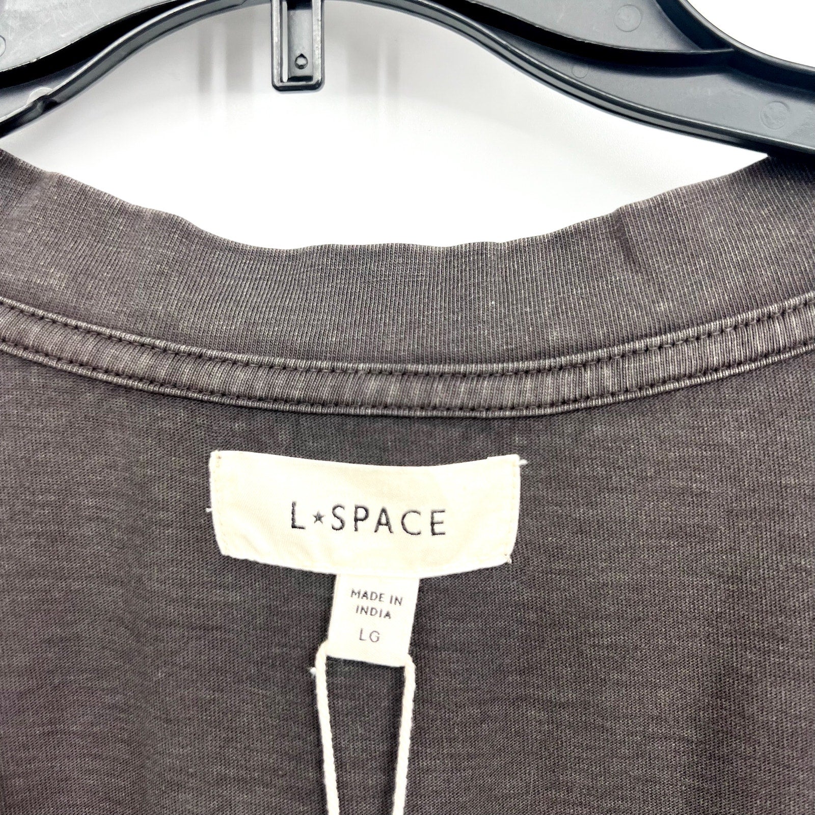 L*SPACE Women's West Coast Top Large Ash Short Sleeve V Neck Tshirt NWT