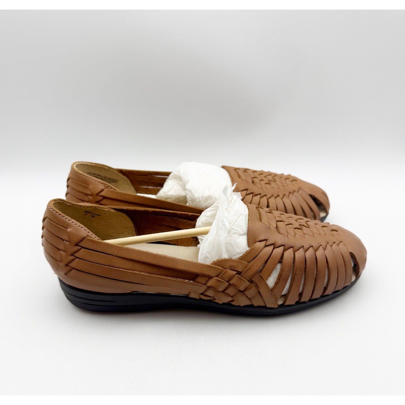 Comfortiva Womens Trinidad Sandals Size 7.5 Narrow AA Tan Leather Huarache NWOB