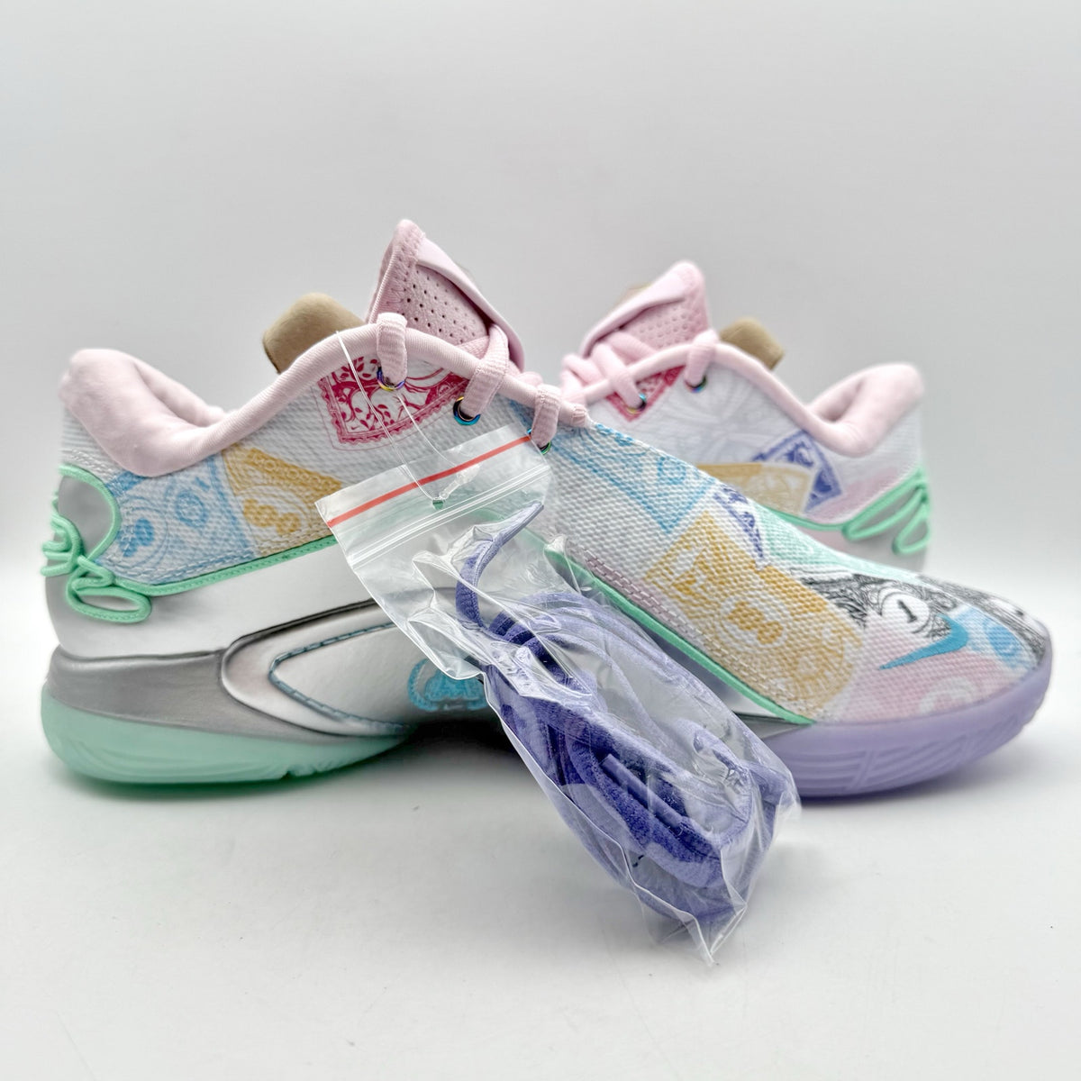Nike Monopoly LeBron XXII 22 QS Currency Athletic Shoes Mens 10 White Pink NIB
