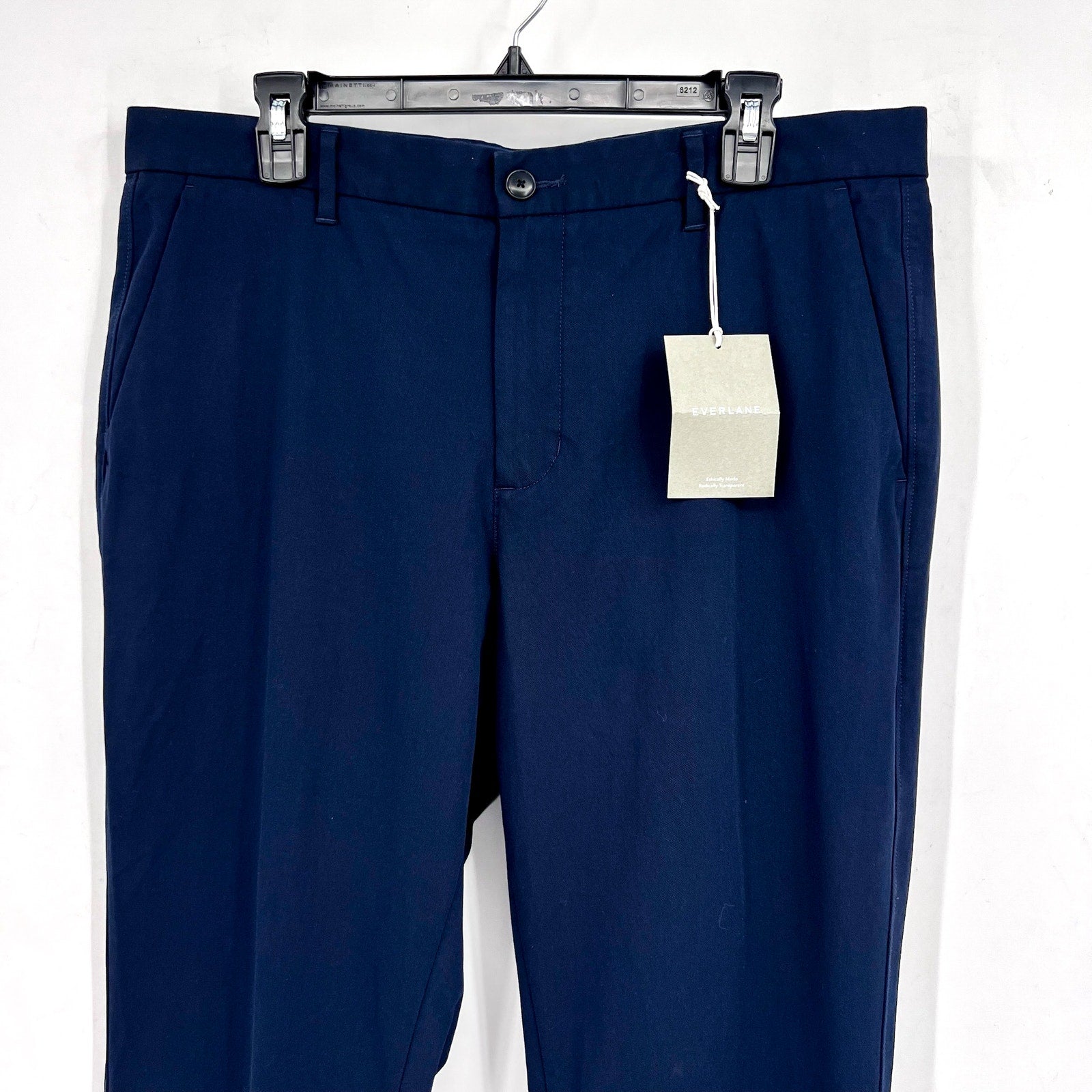 EVERLANE Uniform Mens Performance Chino Pants 33x32 Navy Blue Athletic Fit NWT
