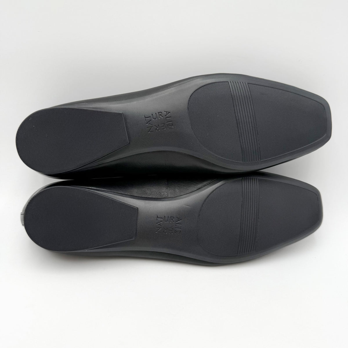 Naturalizer Womens Chelsea Ballet Flats Size 9 M Black Leather NWOB