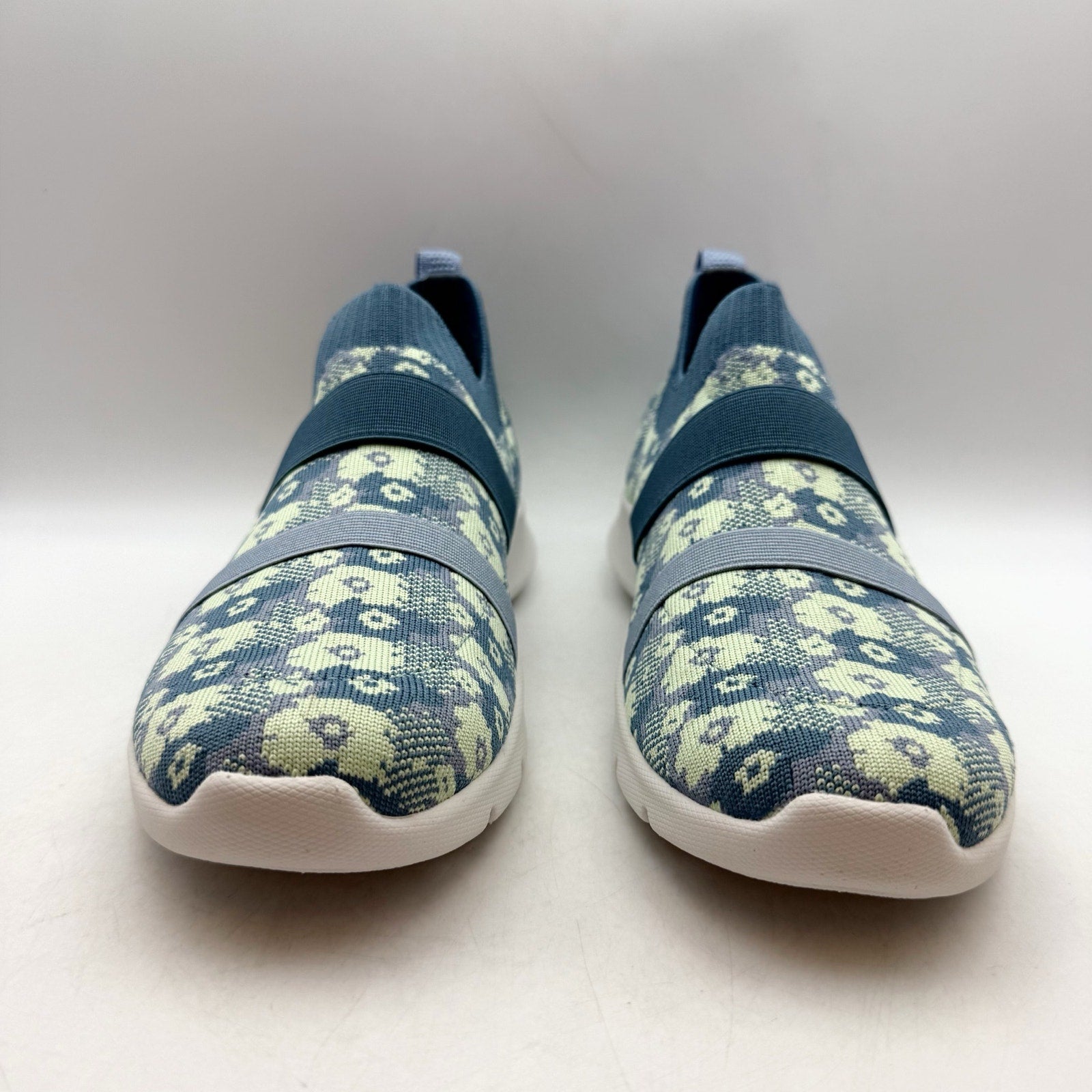 Spenco Womens Karma Stretch Sneakers US 7 M EU 37.5 Bluestone Floral Blue NIB