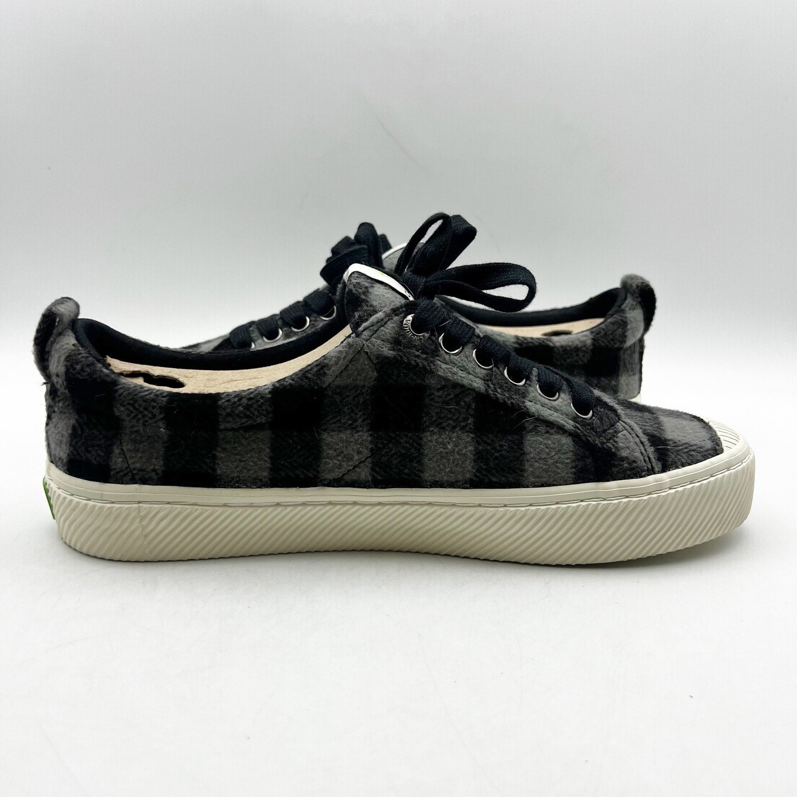 Cariuma OCA Low Sneakers Men's 9 Women's 10.5 Black Grey Plaid NIB