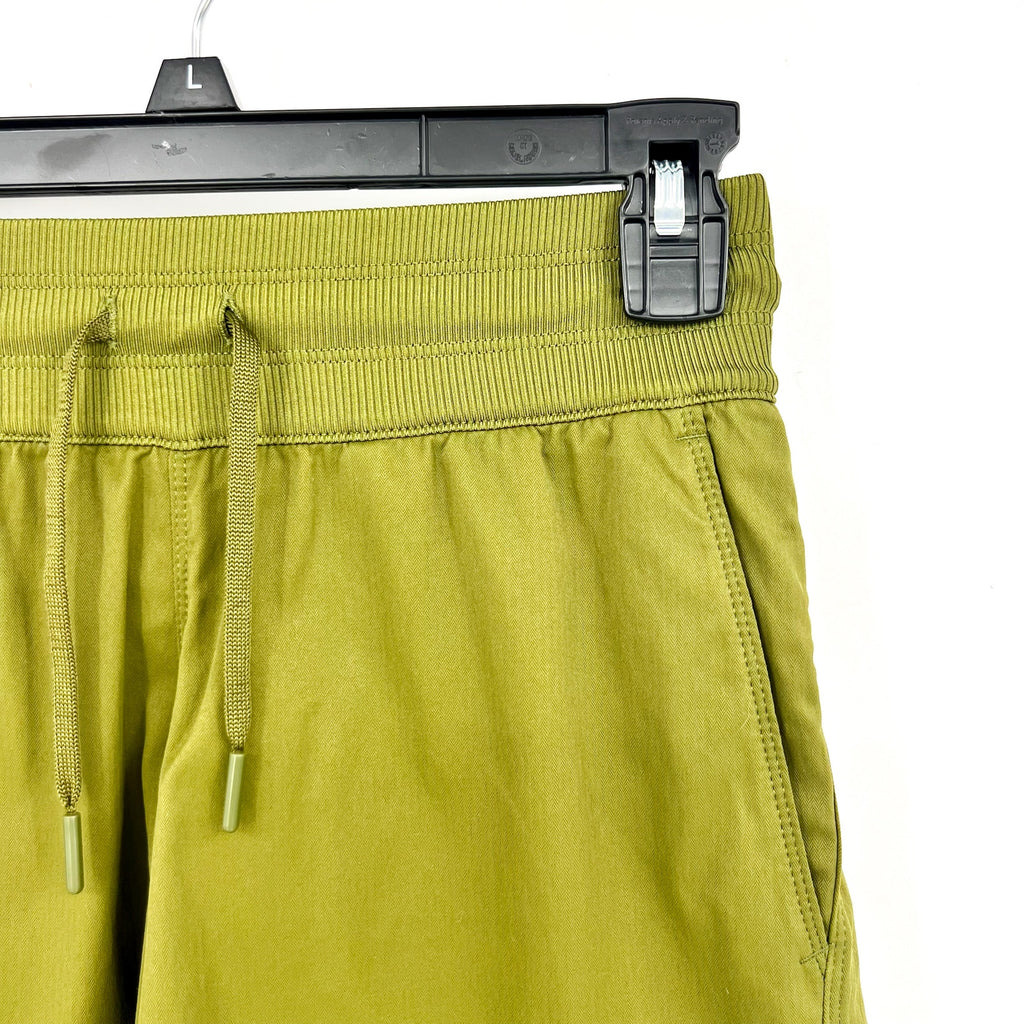 THE NORTH FACE Women's Aphrodite Motion Shorts XS Forest Olive Green NWT