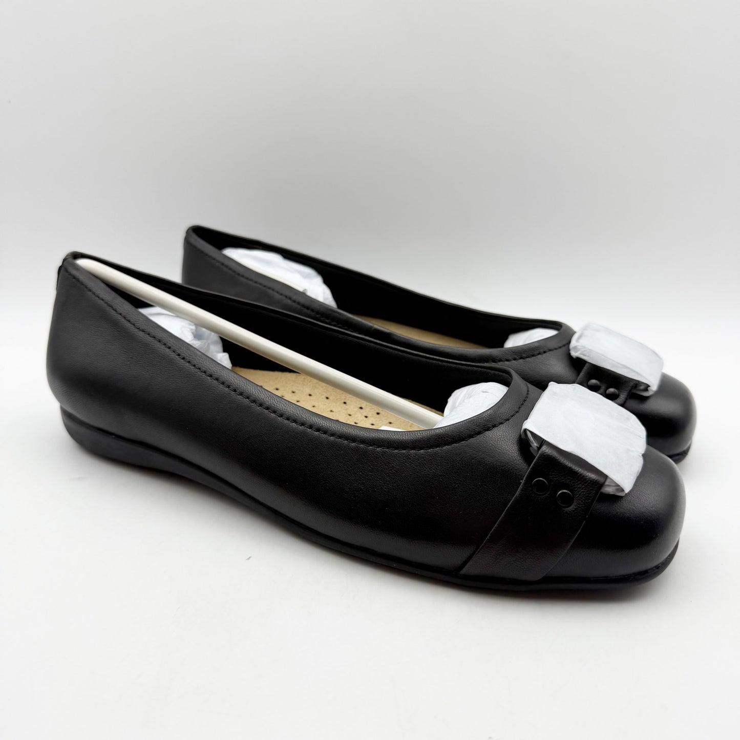 Trotters Womens Sizzle Signature Flat US 8.5 WW EU 39 Black Leather Slip On NIB