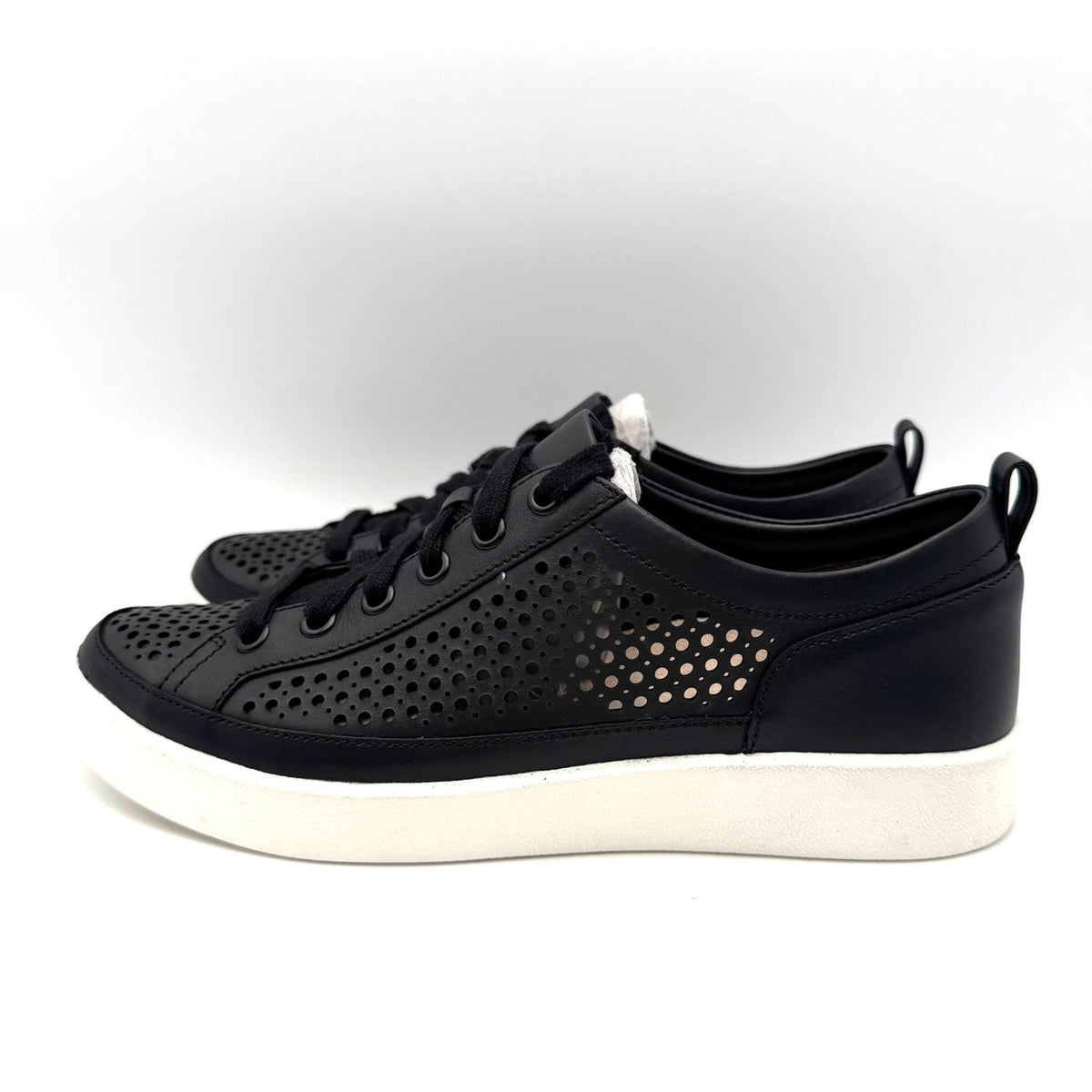 Vionic Womens Winny Perf Perforated Casual Sneakers Size 7.5 Black Leather NIB