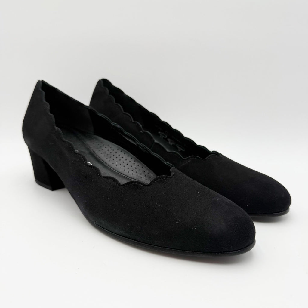 Gabor Womens 32.221 Pumps Size 9.5 Black Suede Scallop Heels NIB