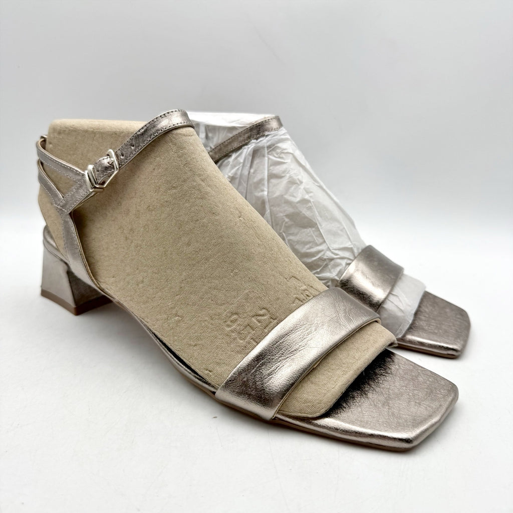 Naturalizer Womens Hana Heeled Sandals US 9.5 Pewter Metallic Taupe Leather NWOB