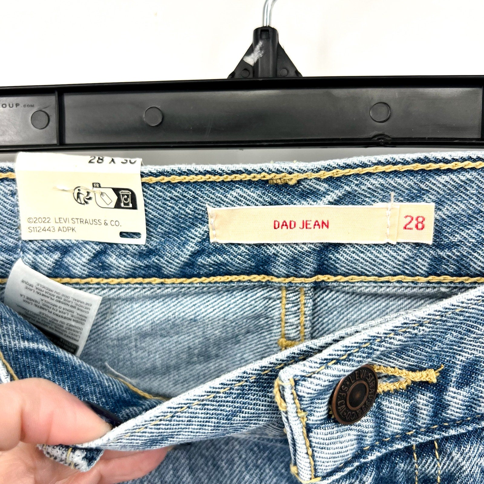 LEVI'S Womens Dad Straight Jeans 28x30 Size 6 Far And Wide Light 79770-0019 NWT