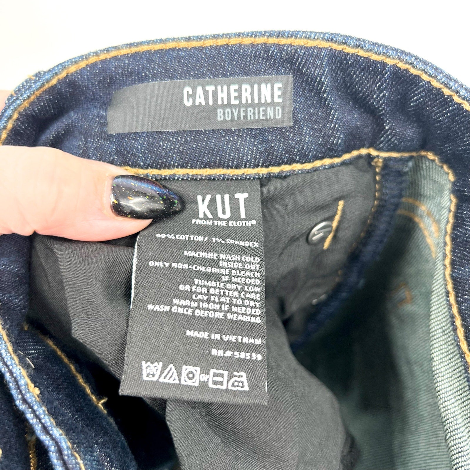 KUT FROM THE KLOTH Catherine Boyfriend Jeans Size 2 Dark Blue Wash NWT