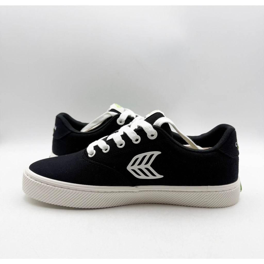 Cariuma Womens Naioca Sneakers Size 8.5 Black Off White Organic Canvas NIB