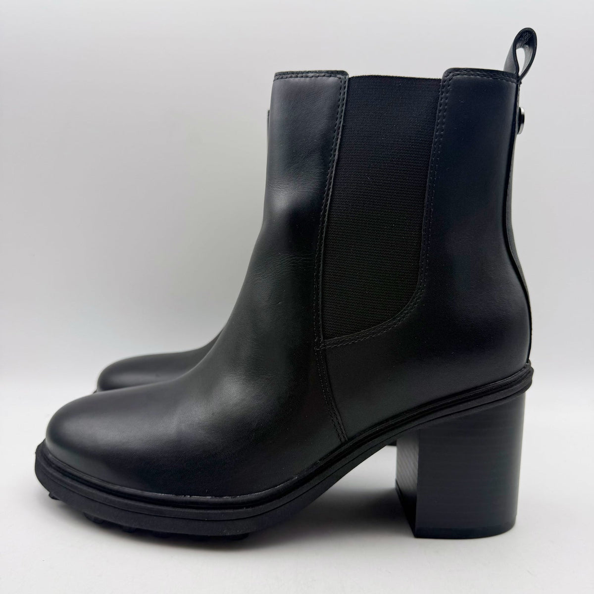 VIONIC Womens Truckee Booties Size 9 Wide Black Leather Waterproof NIB
