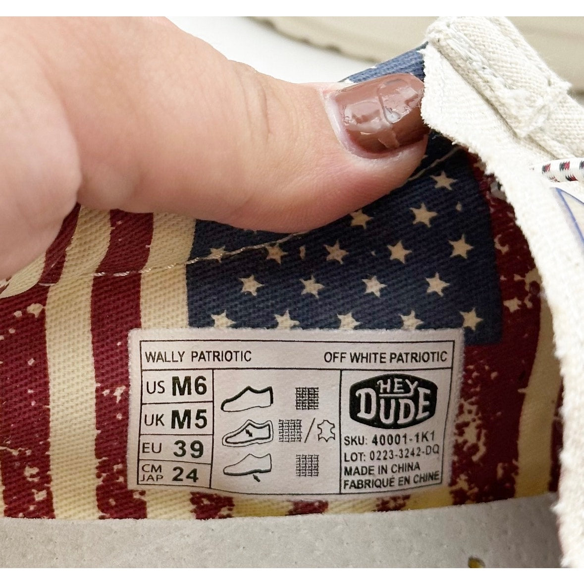 HEY DUDE Mens Wally Patriotic Shoe Size 6 EU 39 Off White Multi Slip On NIB