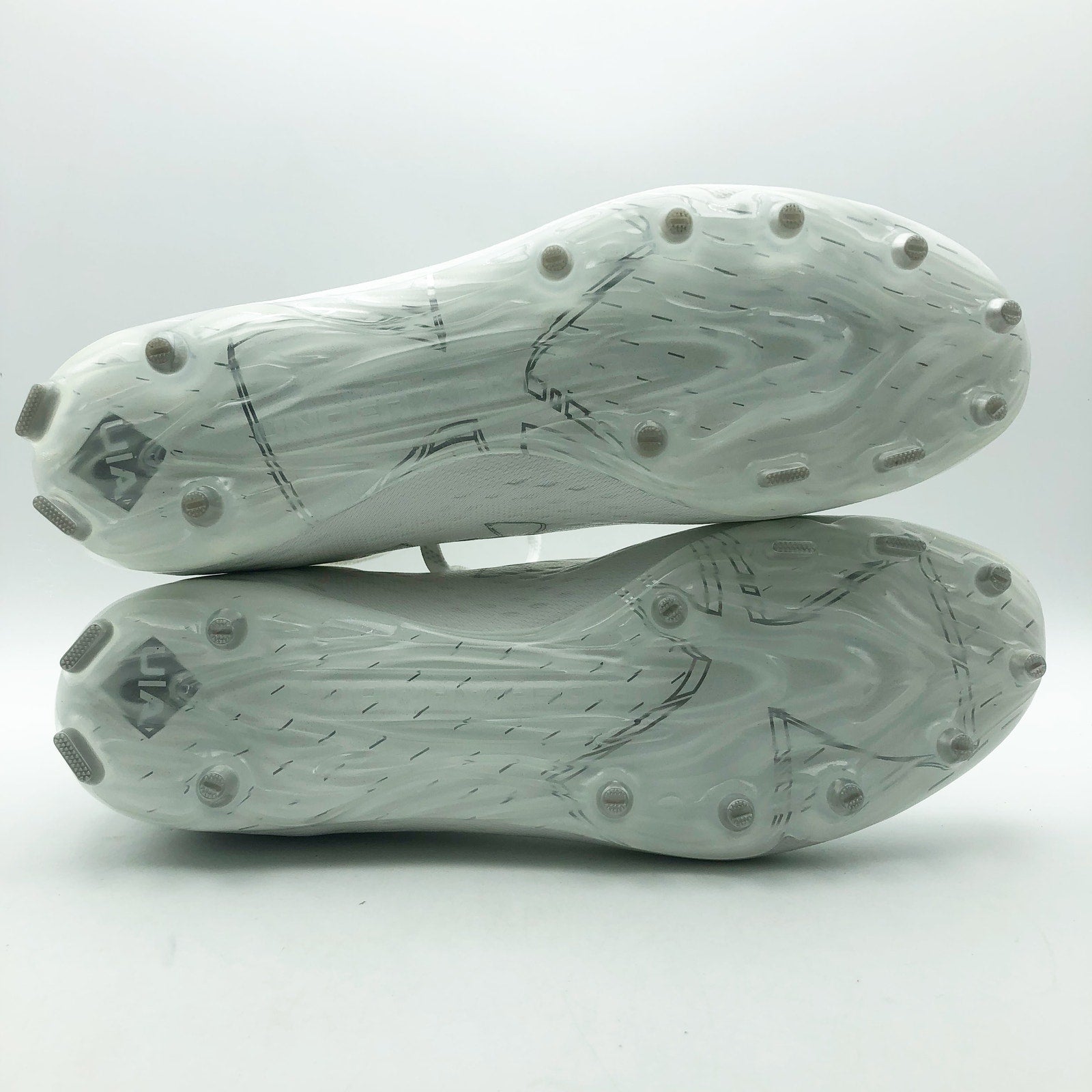 Under Armour Mens Spotlight Lux MC 2.0 Football Cleats Size 8 White Silver NWOB