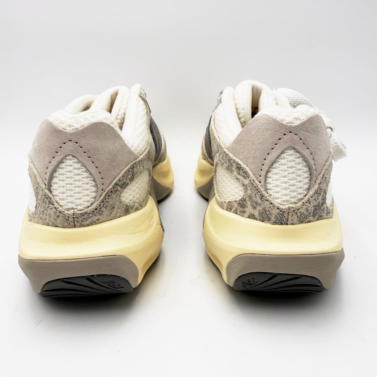 New Balance WRPD Casual Sneakers Mens 6 Womens 7.5 WIDE Grey Snakeskin NWOB