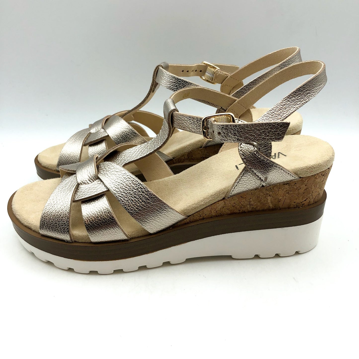 Vaneli Womens Carly Cork Casual Sandals US 8 Narrow Shell Metallic Leather NIB