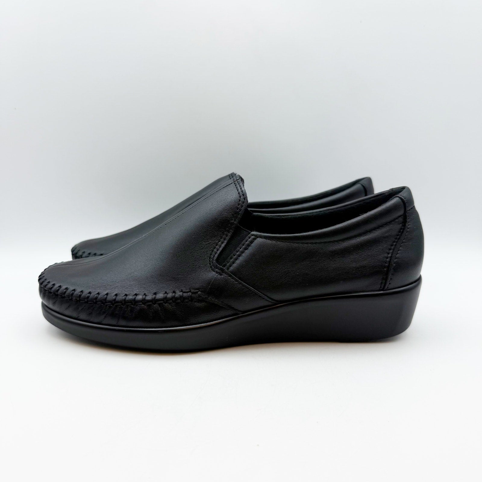 SAS Womens Dream Comfort Loafers US 8 Black Leather Hand Laced Moccasin NIB